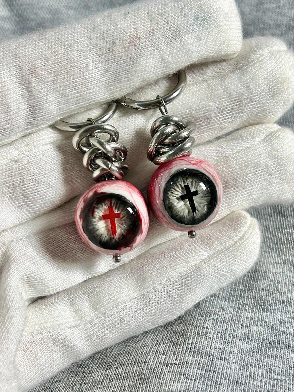 Cthulhu-Auge – Bloody Marys Pakt | Ohr-/Lippen-/Zungenpiercings 