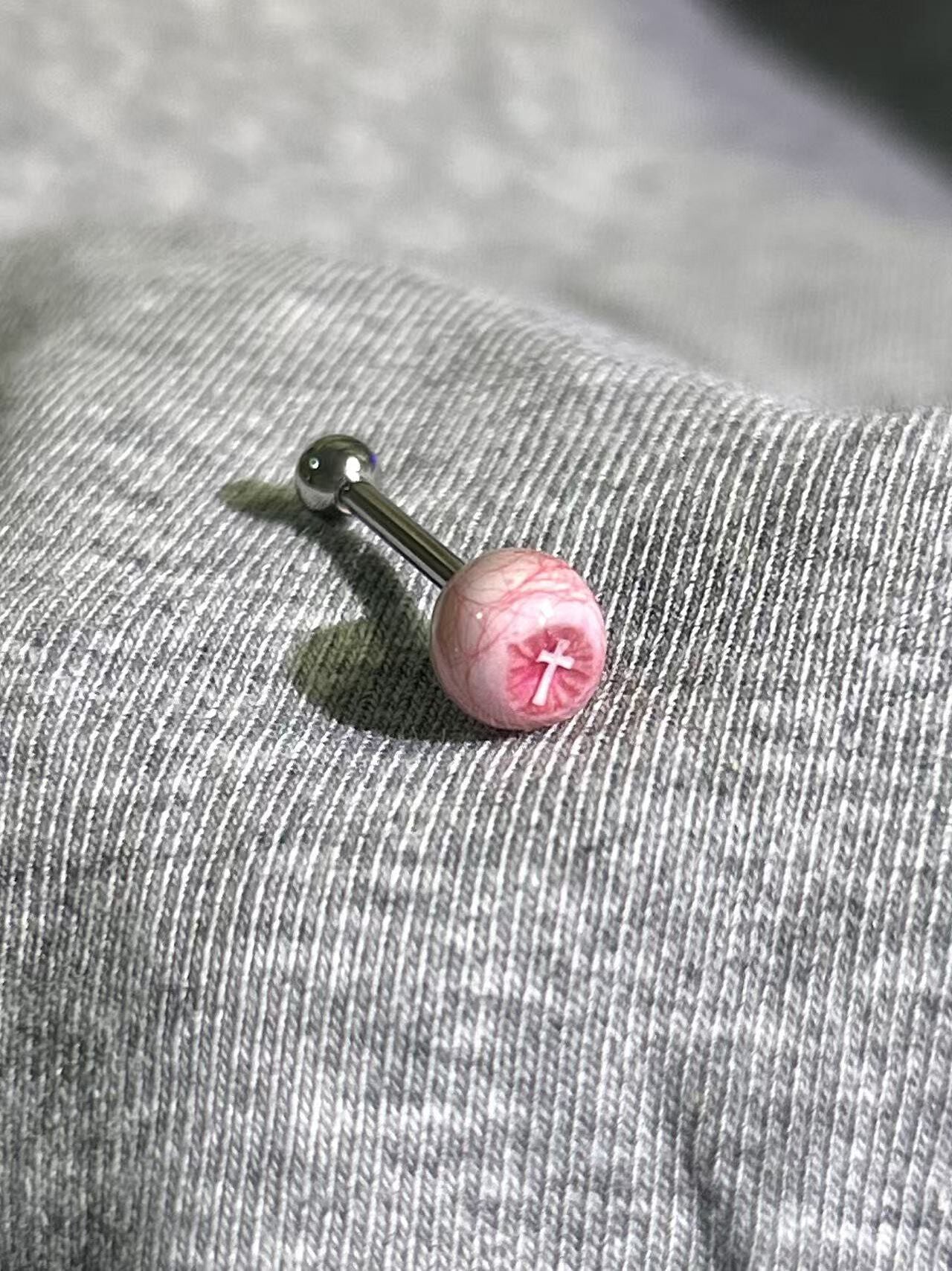 Œil de Cthulhu - Cœur et Cruc | Piercings oreille/lèvre/langue 