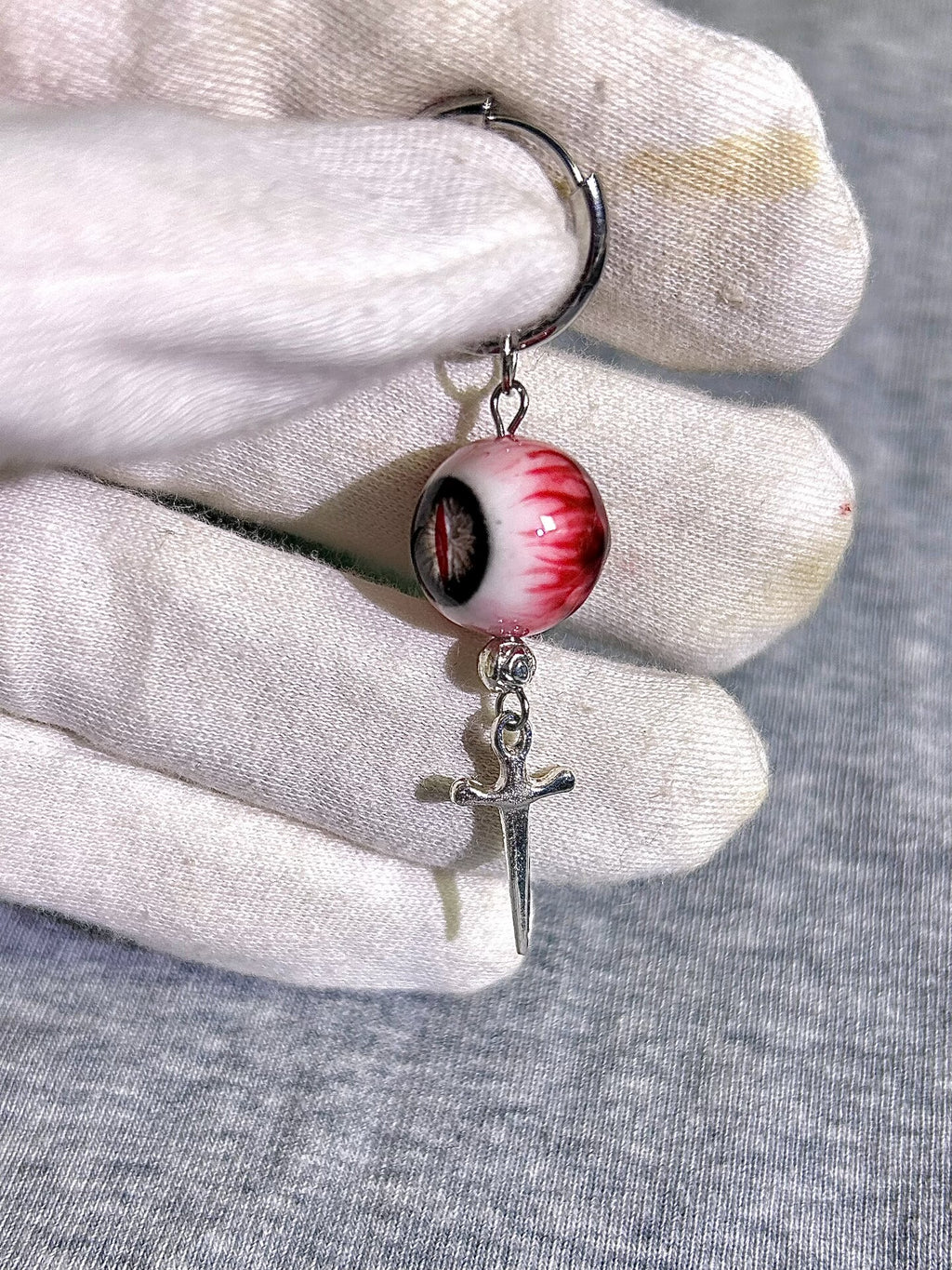 Cthulhu-Auge – Bloody Marys Pakt | Ohr-/Lippen-/Zungenpiercings 