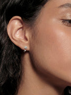 Bague en titane à fer à cheval asymétrique en zircon cubique brillant 