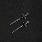 Ohrstecker aus Edelstahl mit graviertem dunklem Schwertmotiv 