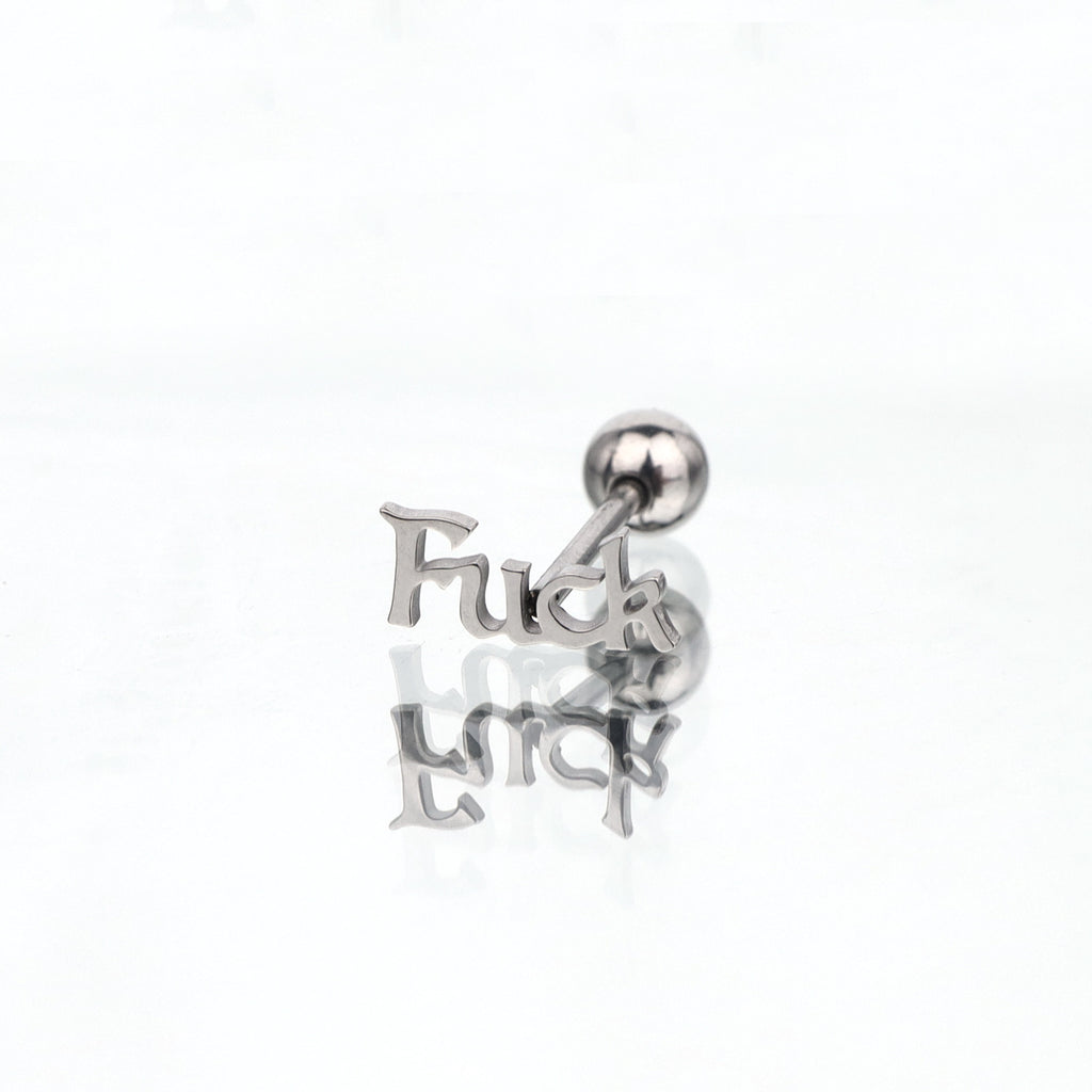 Zungenpiercing aus Edelstahl mit dem Aufdruck „KISS“ 