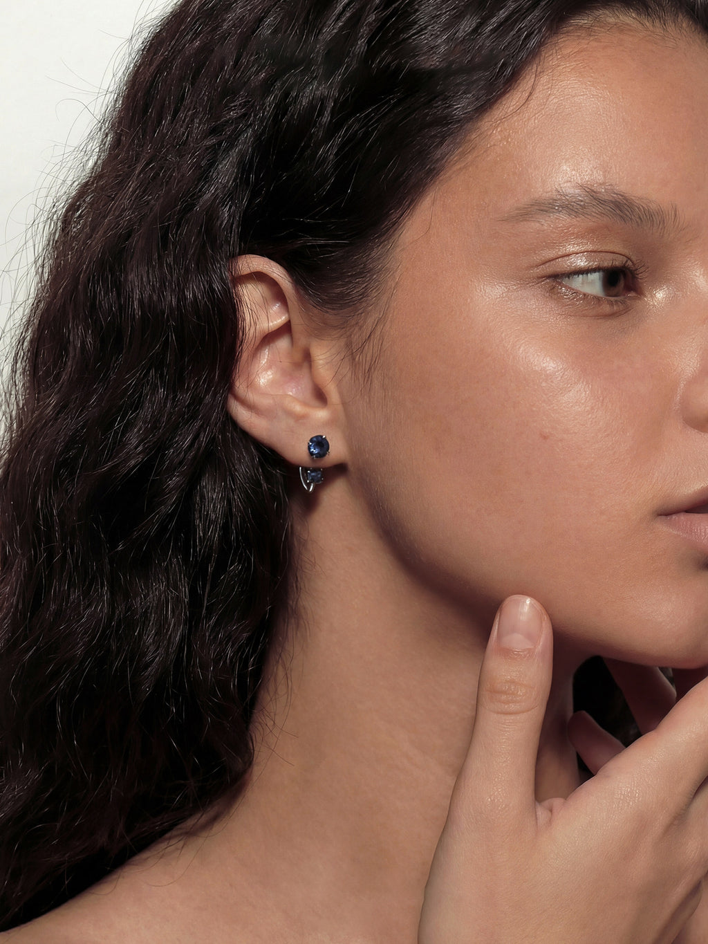 Bague en titane à fer à cheval asymétrique en zircon cubique brillant 