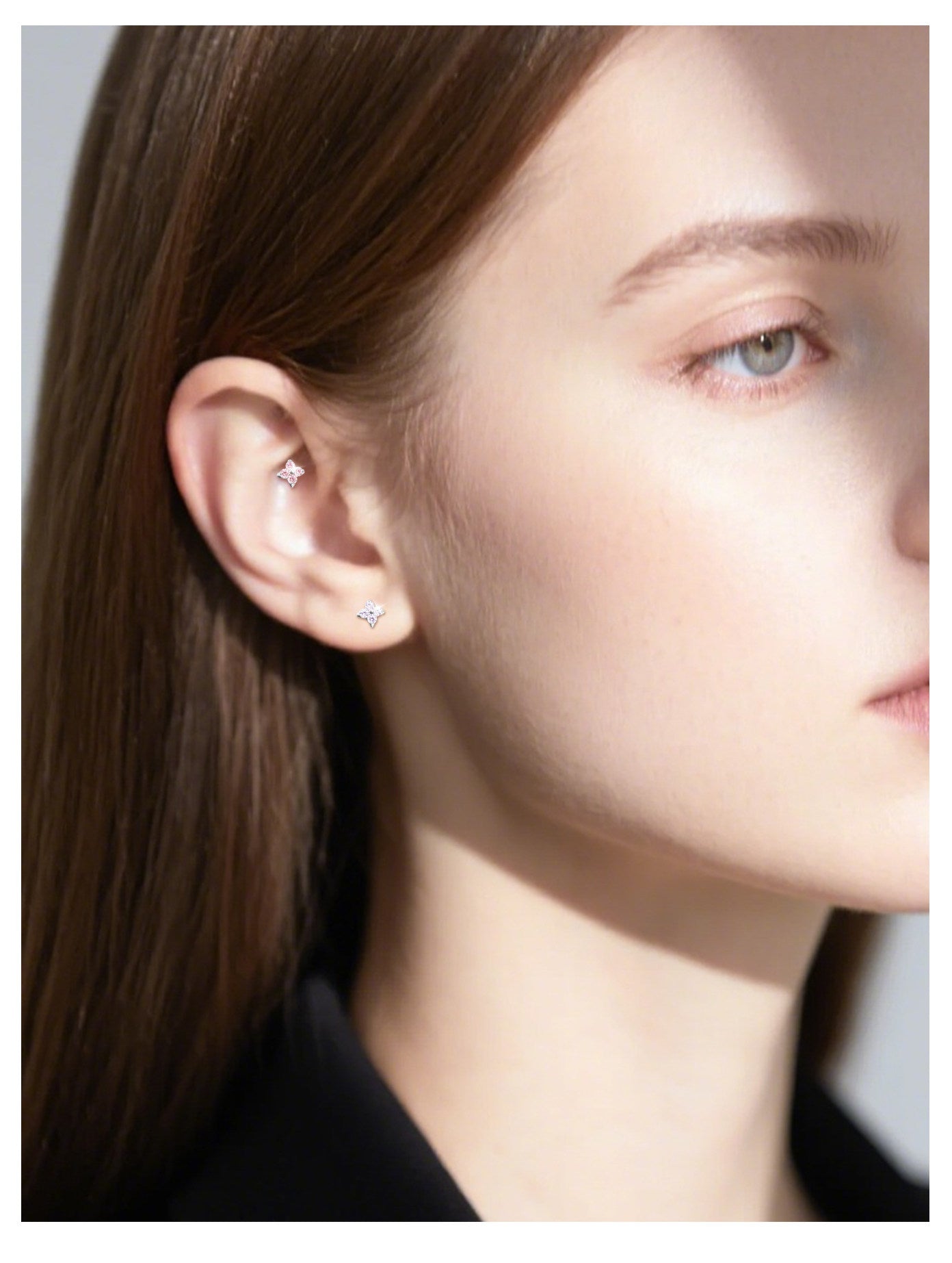 Boucles d'oreilles en titane et opale en forme de fleur de cerisier 