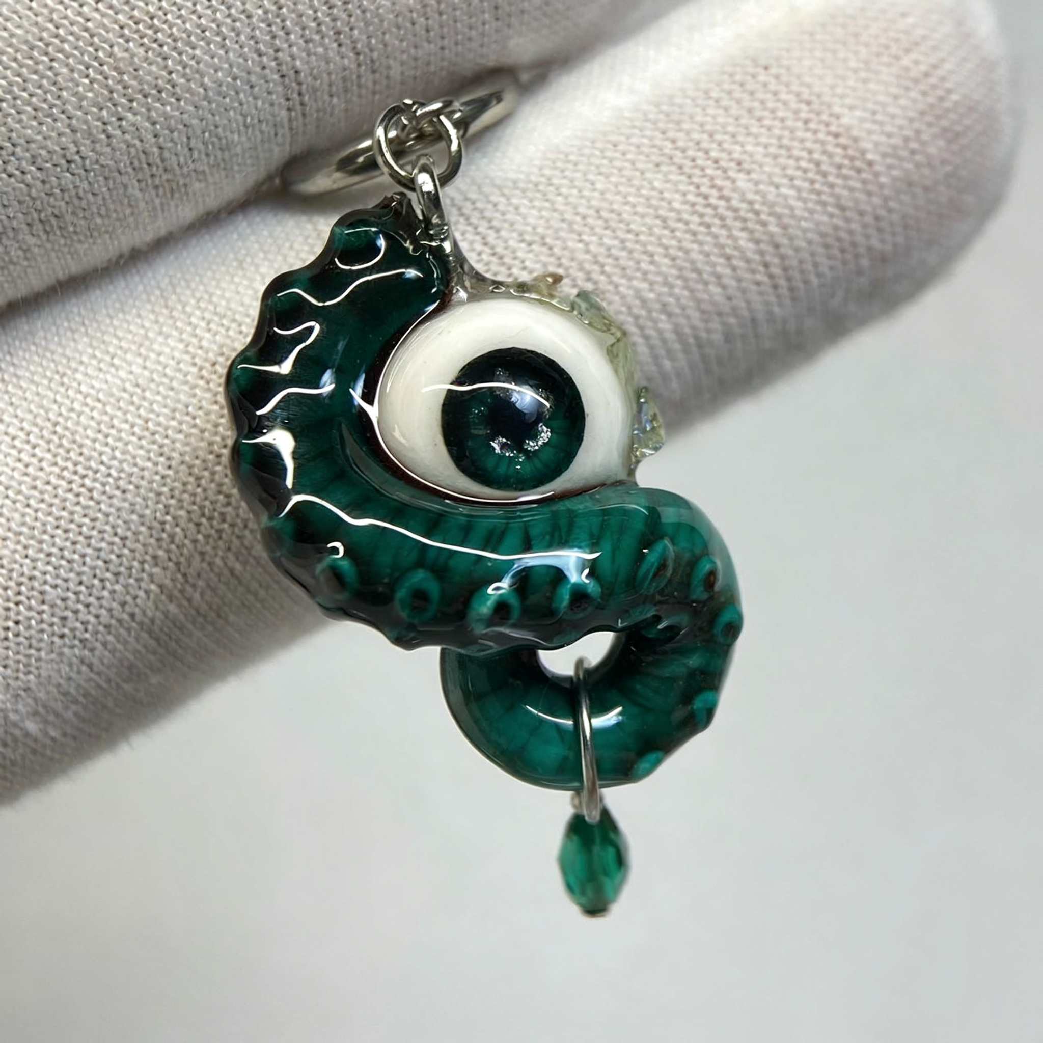 Cthulhu-Auge – Bloody Marys Pakt | Ohr-/Lippen-/Zungenpiercings 