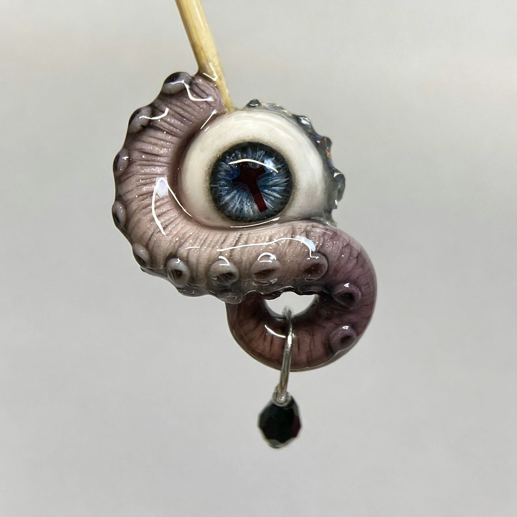 Cthulhu-Auge – Bloody Marys Pakt | Ohr-/Lippen-/Zungenpiercings 