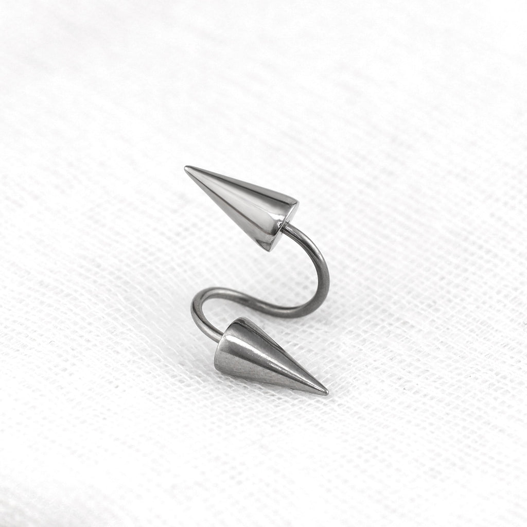 S-Shaped Spike Externally Threaded Stainless Steel Lip Ring - S-Shaped Spike Externally Threaded Stainless Steel Lip Ring - 8mm by CRUXJEWELRY
