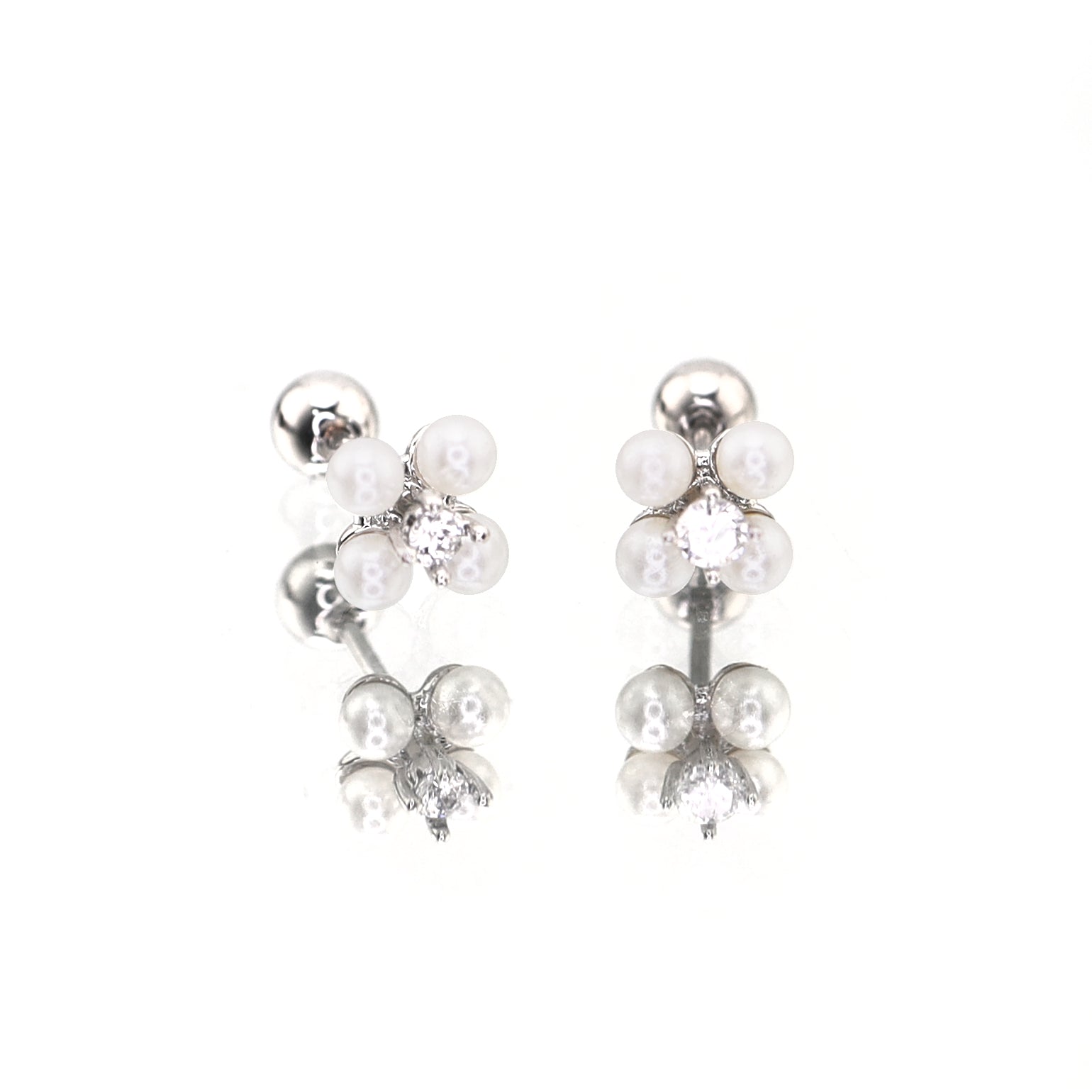 Pearl & Four Leaf Clover white-gold-plated copper Ear Studs - Pearl & Four Leaf Clover white-gold-plated copper Ear Studs - Single by CRUXJEWELRY