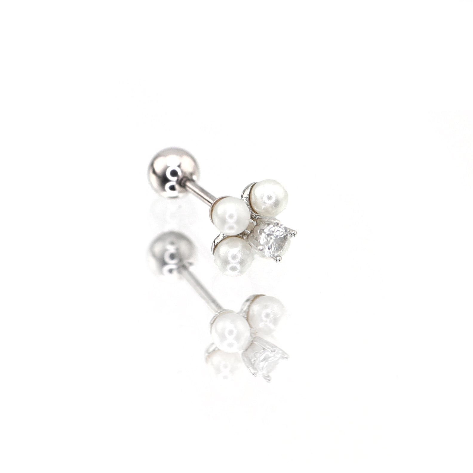 Pearl & Four Leaf Clover white-gold-plated copper Ear Studs - Pearl & Four Leaf Clover white-gold-plated copper Ear Studs - Single by CRUXJEWELRY