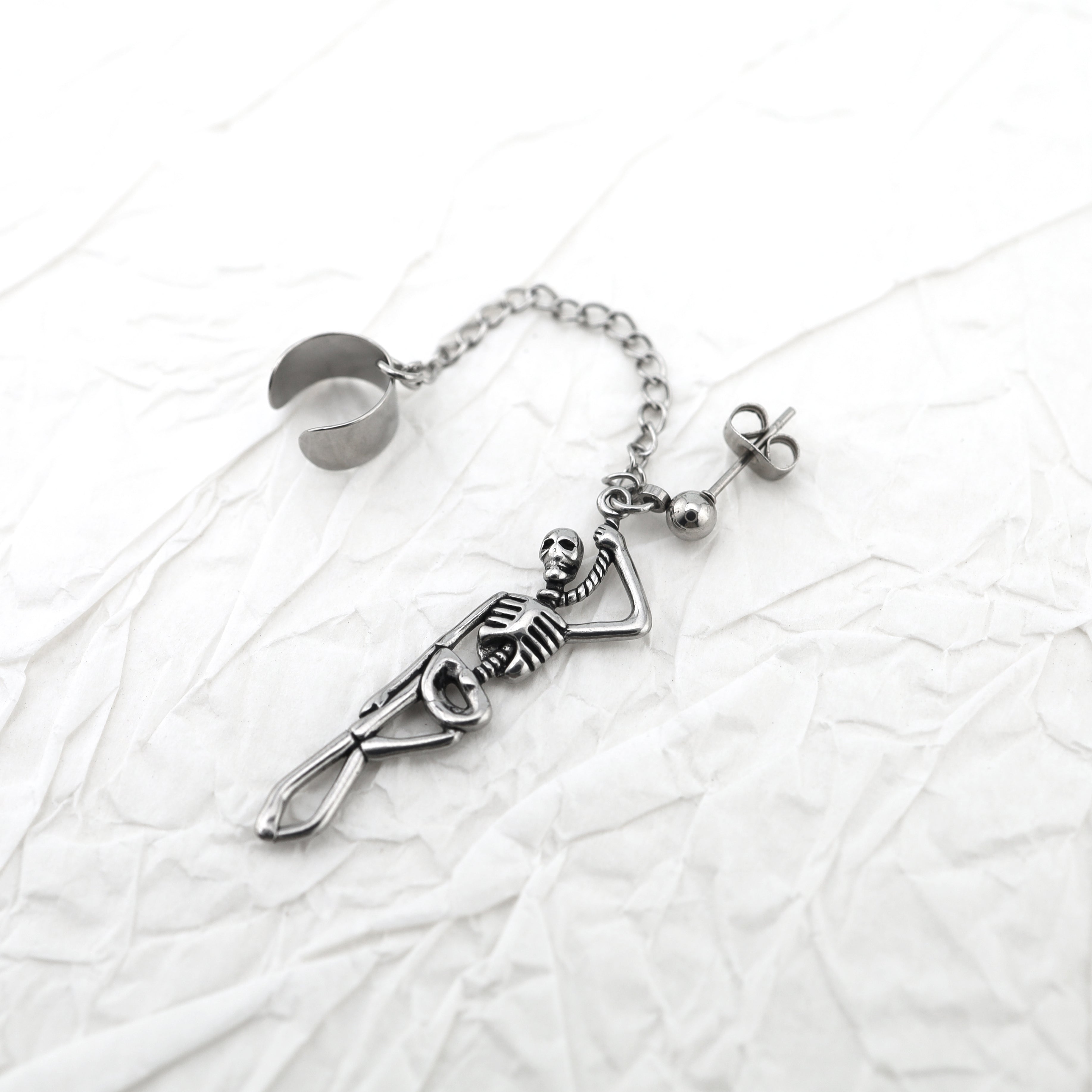 Openwork Skull Chain Dangle Stainless steel Earrings - Openwork Skull Chain Dangle Stainless steel Earrings - Single by CRUXJEWELRY