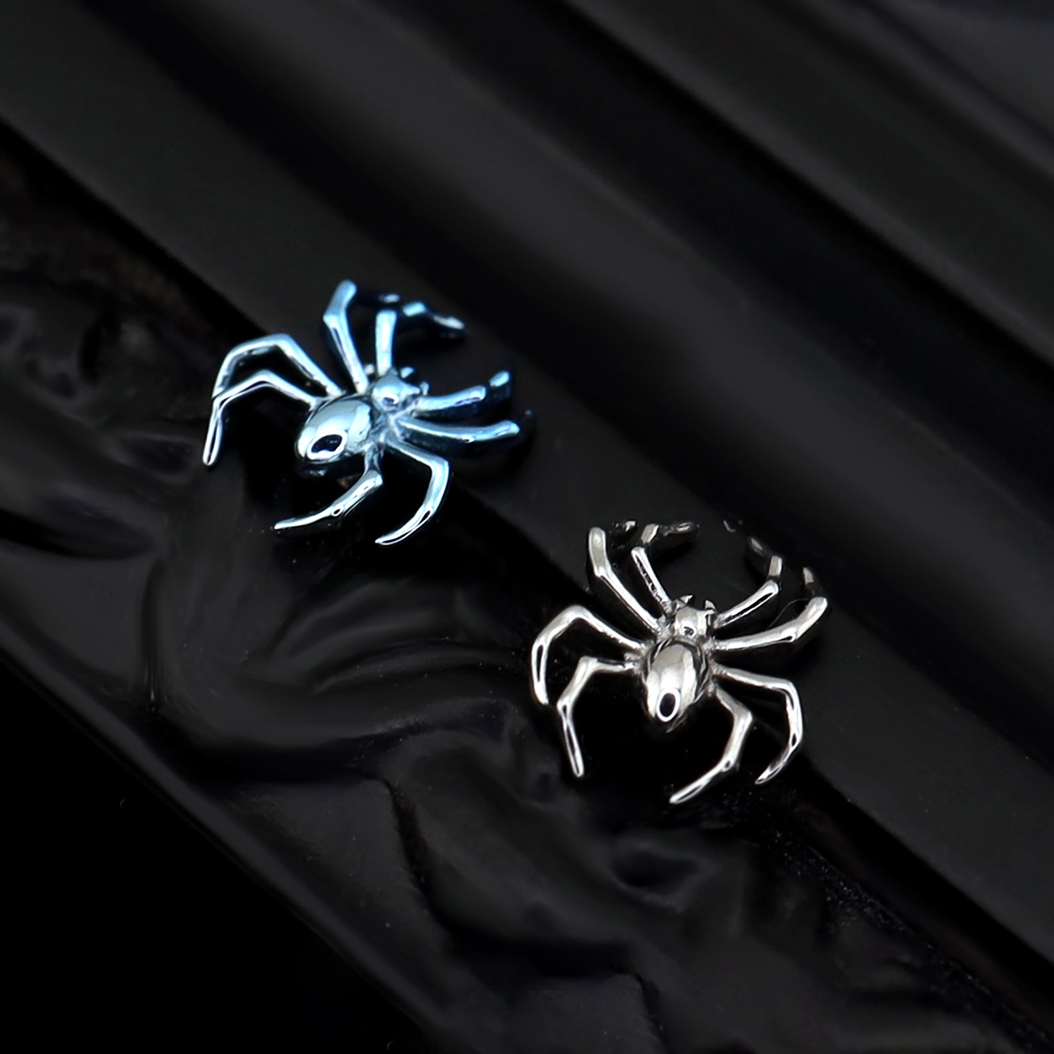 White&Blue Spider Titanium Internally Threaded Studs - White&Blue Spider Titanium Internally Threaded Studs - Sliver / 6mm by CRUXJEWELRY