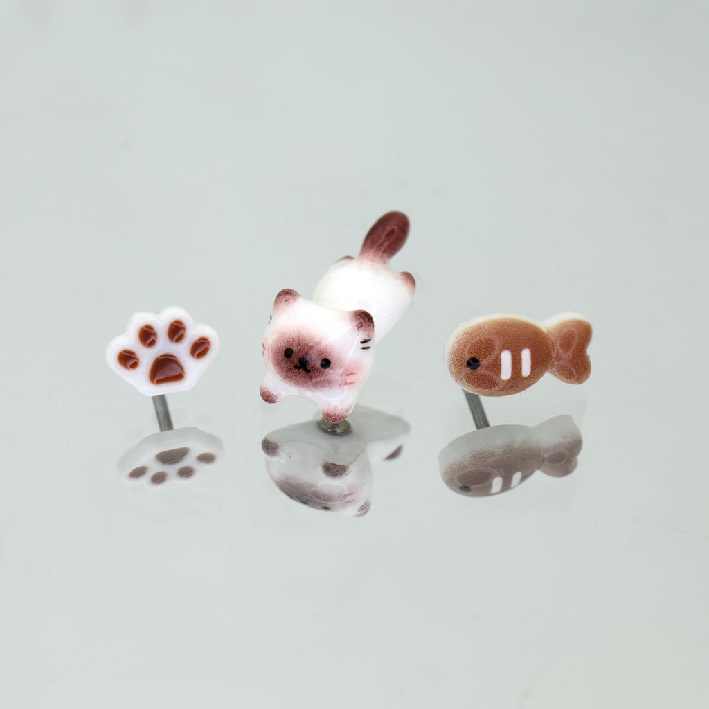 Paws & Purrs - Siamese Kitten & Fish 3D Earrings - Paws & Purrs - Siamese Kitten & Fish 3D Earrings - Cat / 6mm by CRUXJEWELRY
