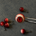 Cthulhu-Auge – Herz &amp; Kreuz | Ohr-/Lippen-/Zungenstecker 