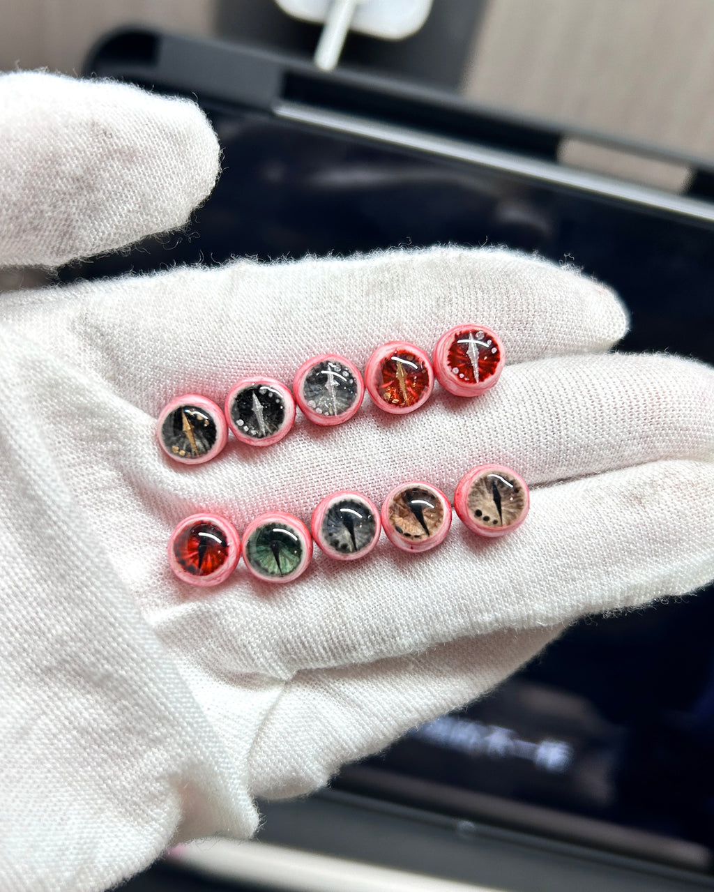 Cthulhu Eye - Fissure Iris | Ear/Lip/Tongue Studs - Cthulhu Eye - Fissure Iris | Ear/Lip/Tongue Studs - Chrono Fissure / Flat-Back（Default） / 4mm by CRUXJEWELRY