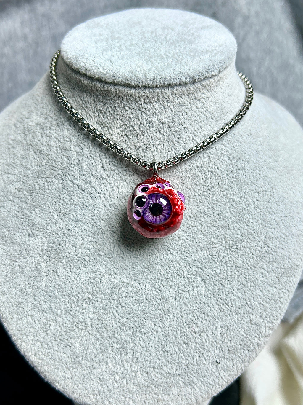 Cthulhu Eye - Bloody Double-Pupil Necklace - Cthulhu Eye - Bloody Double-Pupil Necklace - Gaze by CRUXJEWELRY