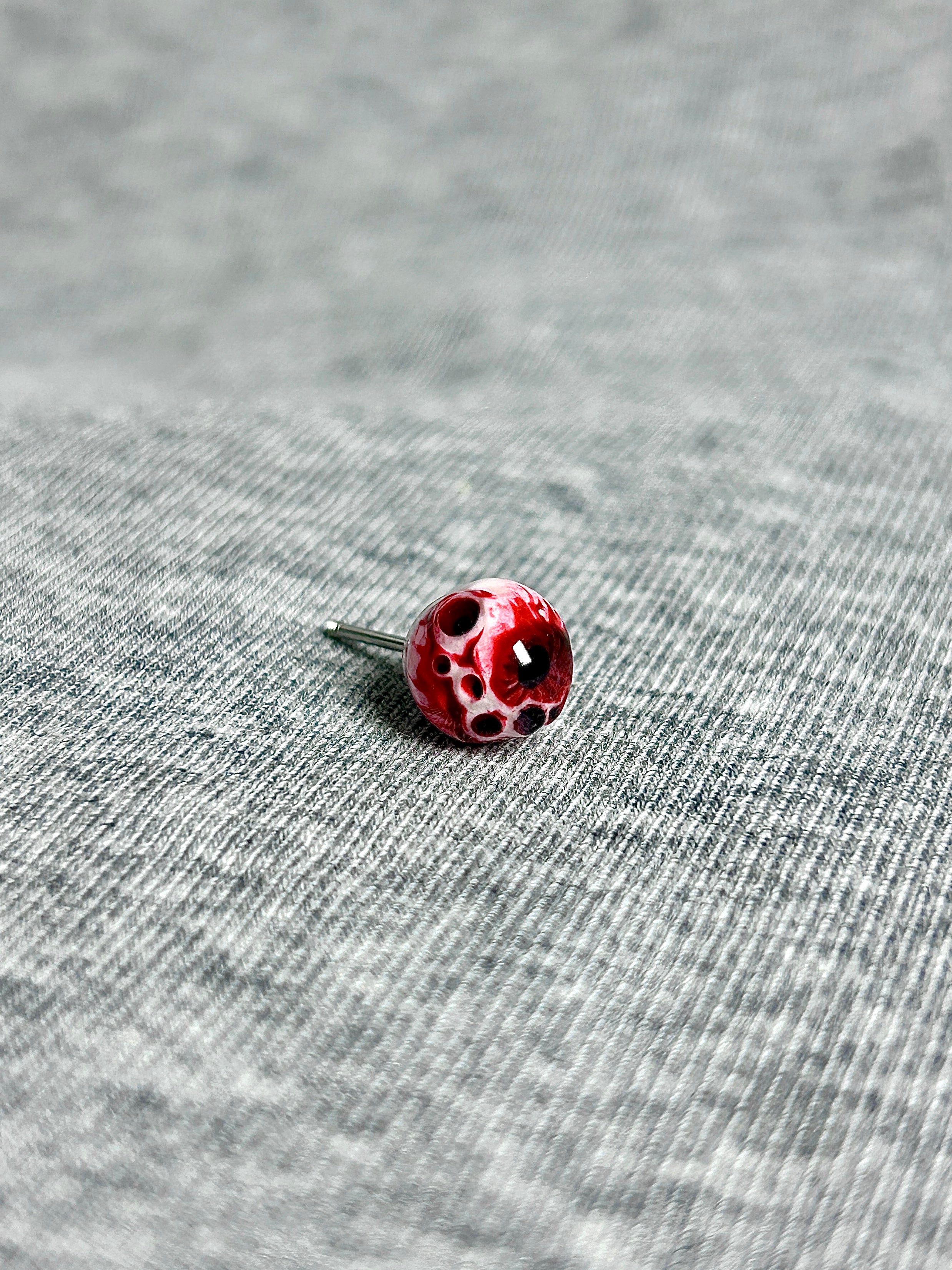 Cthulhu Eye - Duplex Iris | Ear/Lip/Tongue Studs - Cthulhu Eye - Duplex Iris | Ear/Lip/Tongue Studs - Sigil / Flat-Back（Default） / 4mm by CRUXJEWELRY