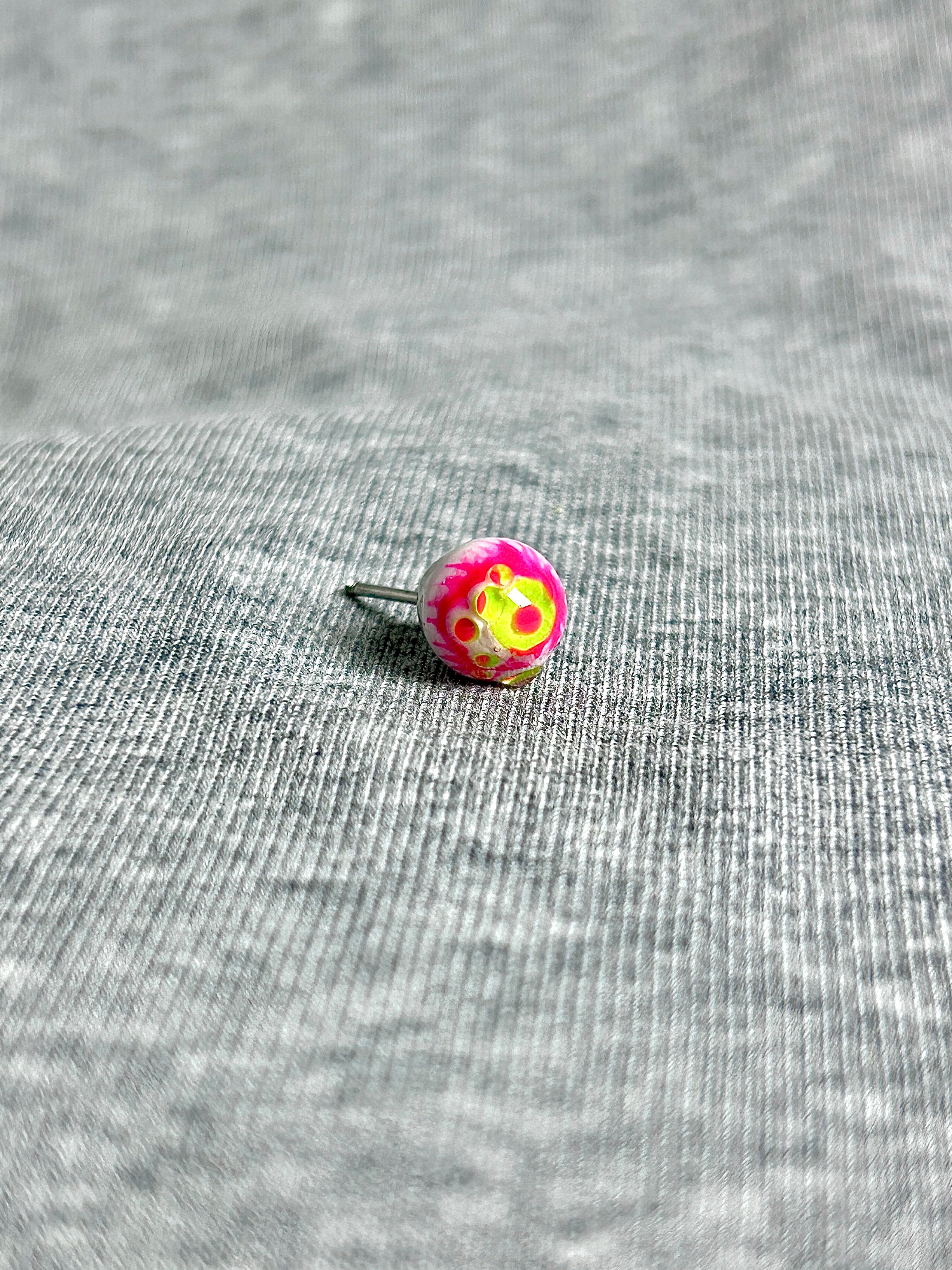 Cthulhu Eye - CandyGaze | Ear/Lip/Tongue Studs - Cthulhu Eye - CandyGaze | Ear/Lip/Tongue Studs - Echoing Gum / Flat-Back（Default） / 4mm by CRUXJEWELRY