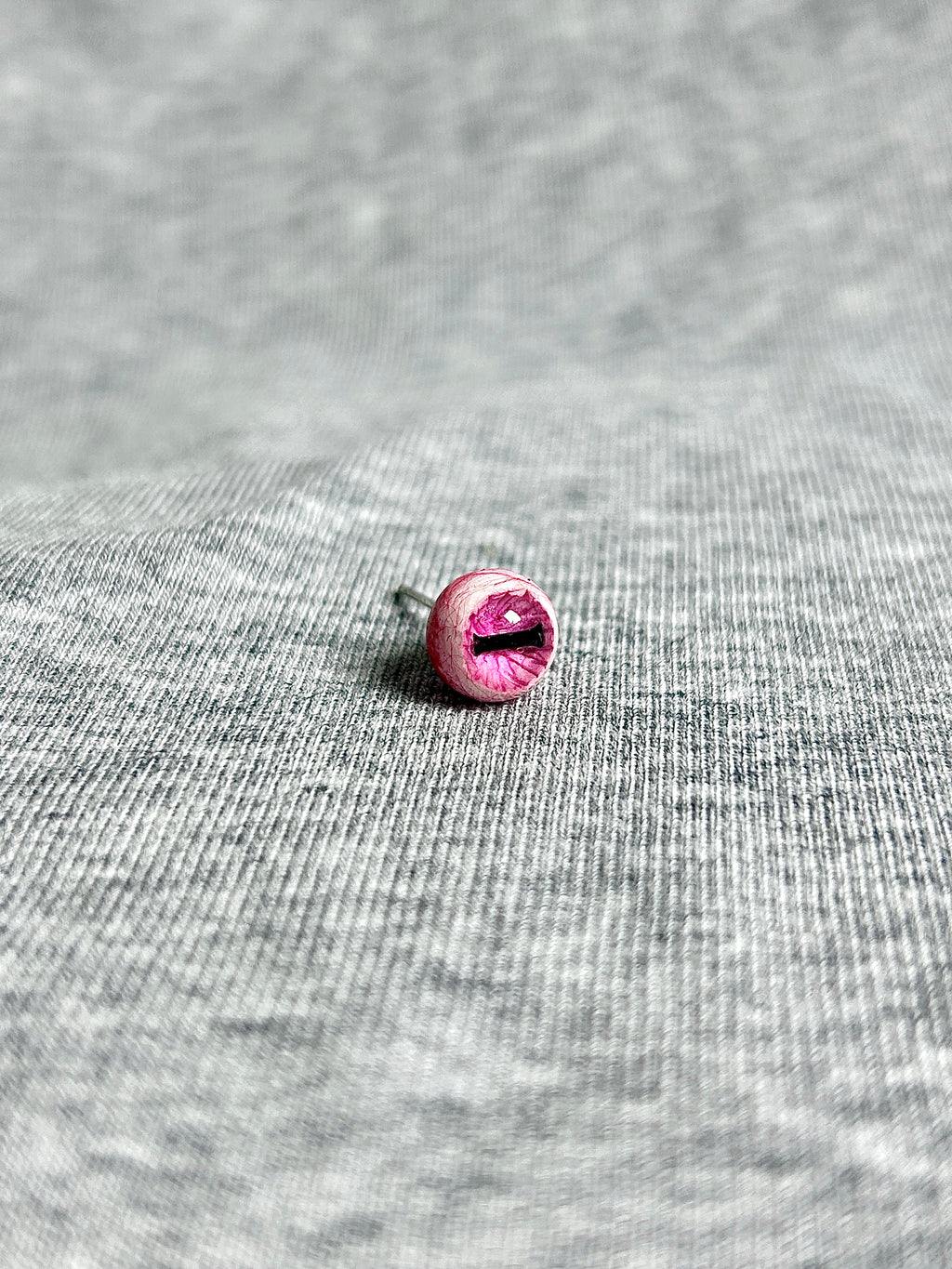 Cthulhu Eye - Lateral Gaze | Ear/Lip/Tongue Studs - Cthulhu Eye - Lateral Gaze | Ear/Lip/Tongue Studs - Third Eye / Flat-Back（Default） / 4mm by CRUXJEWELRY