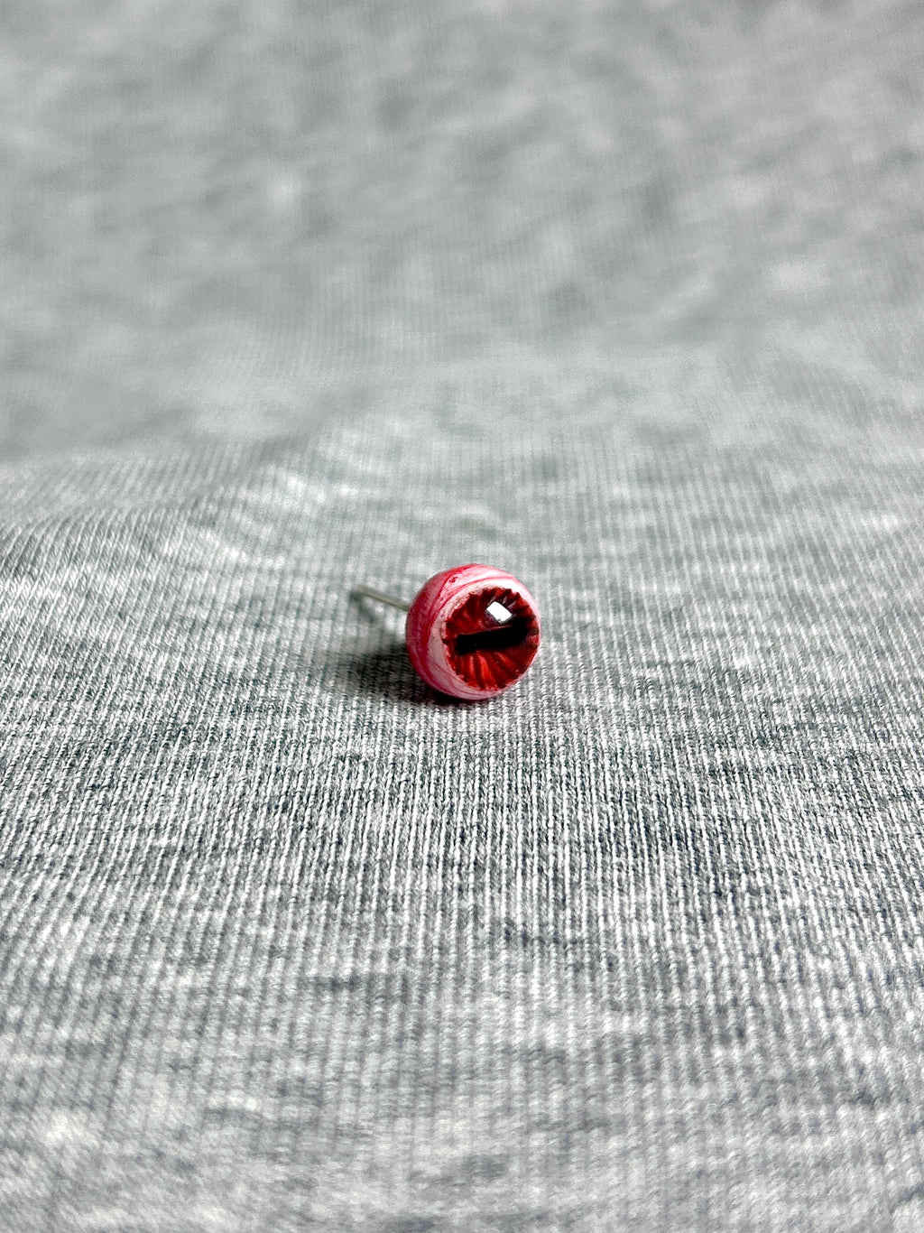 Cthulhu Eye - Lateral Gaze | Ear/Lip/Tongue Studs - Cthulhu Eye - Lateral Gaze | Ear/Lip/Tongue Studs - Providence / Flat-Back（Default） / 4mm by CRUXJEWELRY