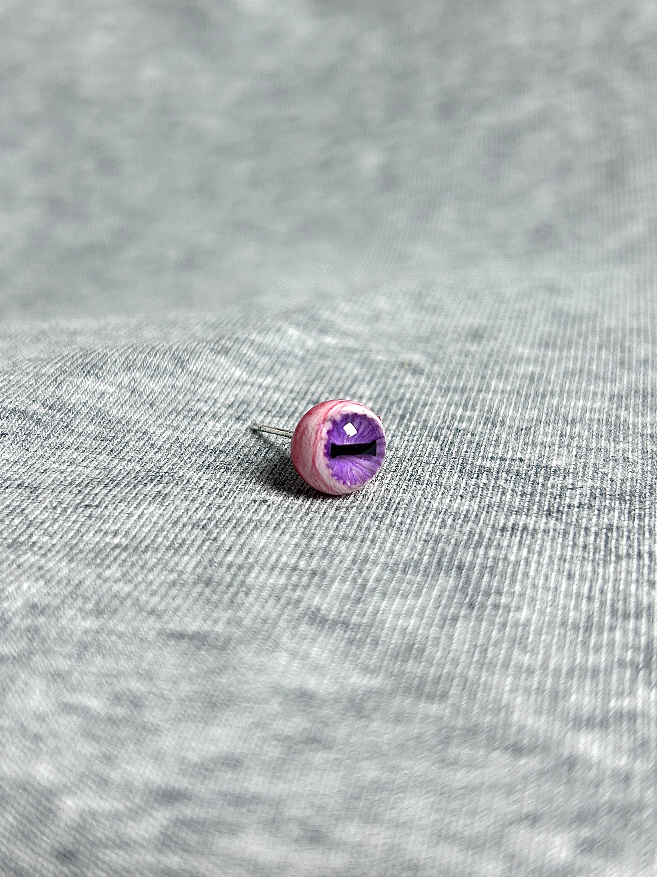 Cthulhu Eye - Lateral Gaze | Ear/Lip/Tongue Studs - Cthulhu Eye - Lateral Gaze | Ear/Lip/Tongue Studs - The Watcher / Flat-Back（Default） / 4mm by CRUXJEWELRY