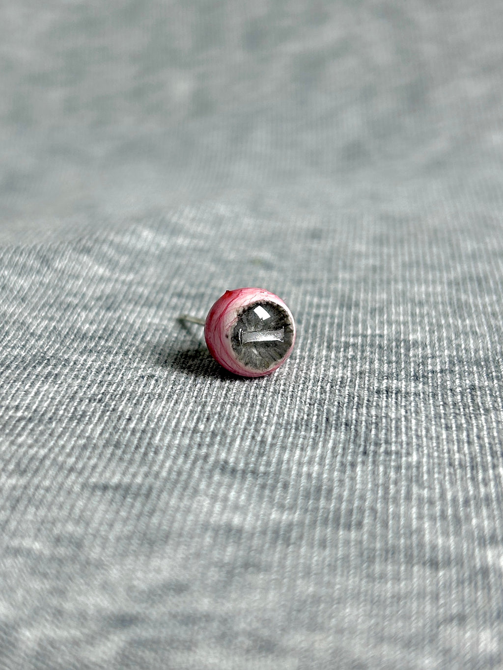 Cthulhu Eye - Lateral Gaze | Ear/Lip/Tongue Studs - Cthulhu Eye - Lateral Gaze | Ear/Lip/Tongue Studs - Peripheral Echo / Flat-Back（Default） / 4mm by CRUXJEWELRY