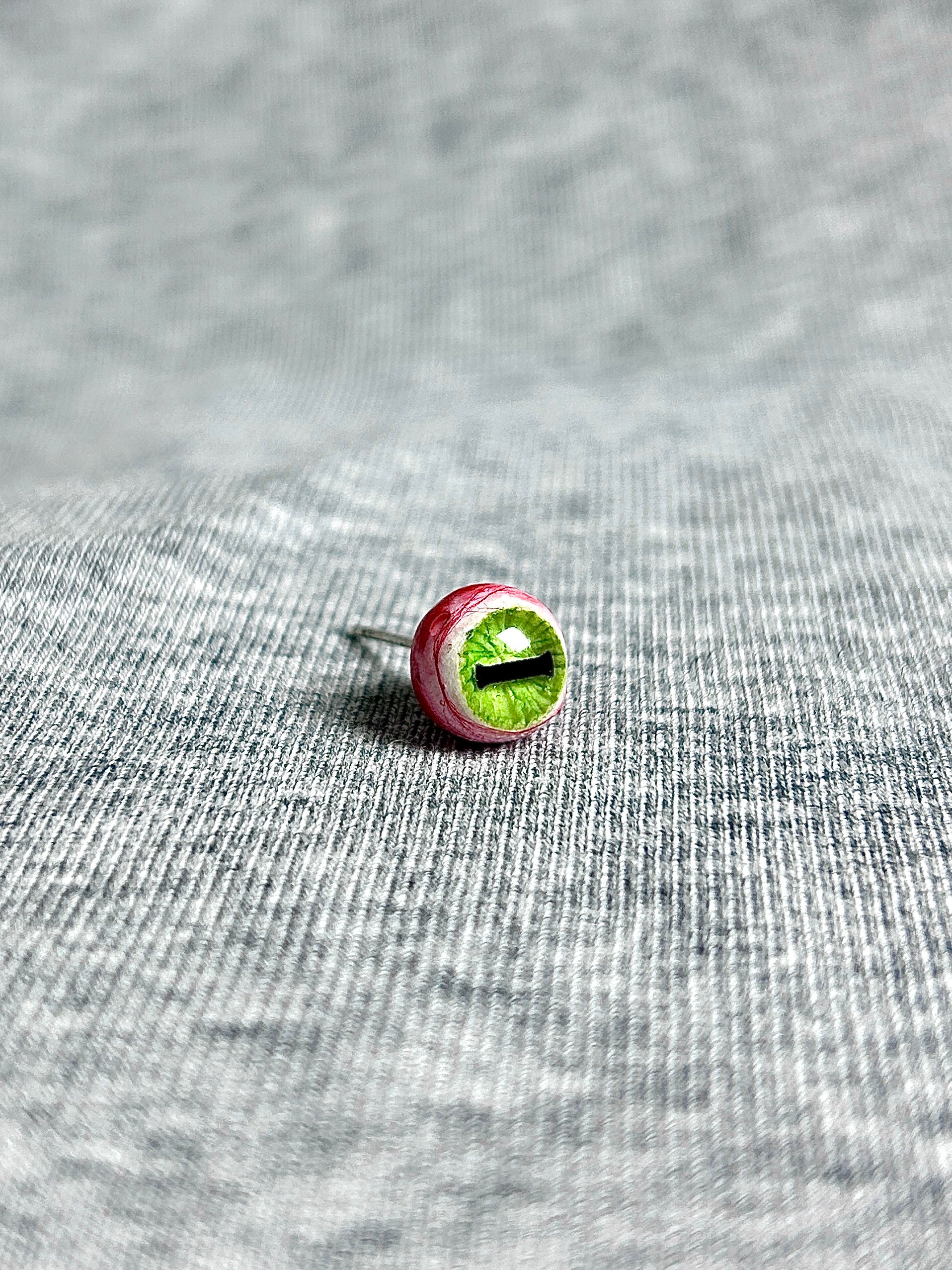 Cthulhu Eye - Lateral Gaze | Ear/Lip/Tongue Studs - Cthulhu Eye - Lateral Gaze | Ear/Lip/Tongue Studs - Focal Aperture / Flat-Back（Default） / 4mm by CRUXJEWELRY