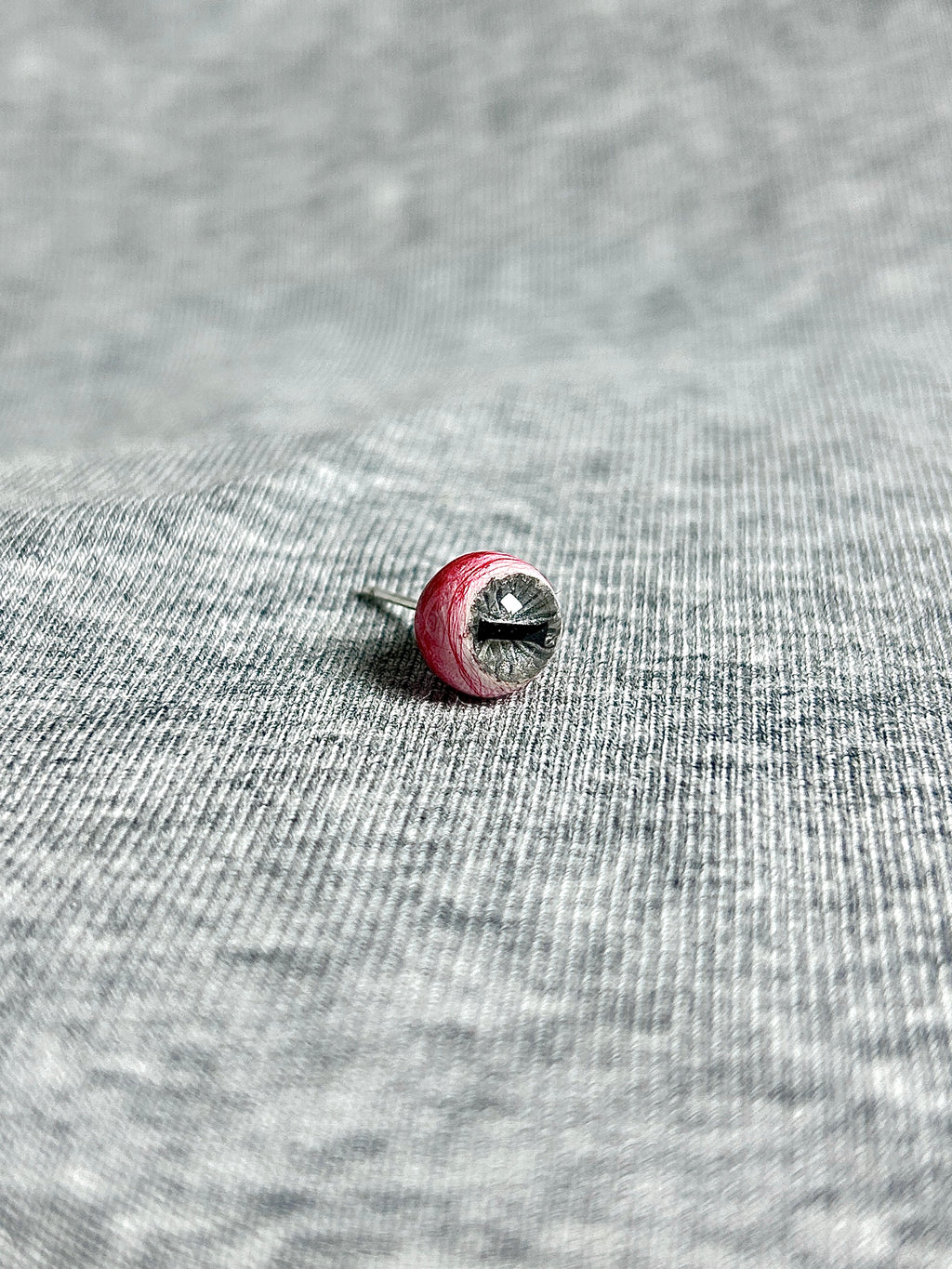 Cthulhu Eye - Lateral Gaze | Ear/Lip/Tongue Studs - Cthulhu Eye - Lateral Gaze | Ear/Lip/Tongue Studs - Sclera Code / Flat-Back（Default） / 4mm by CRUXJEWELRY