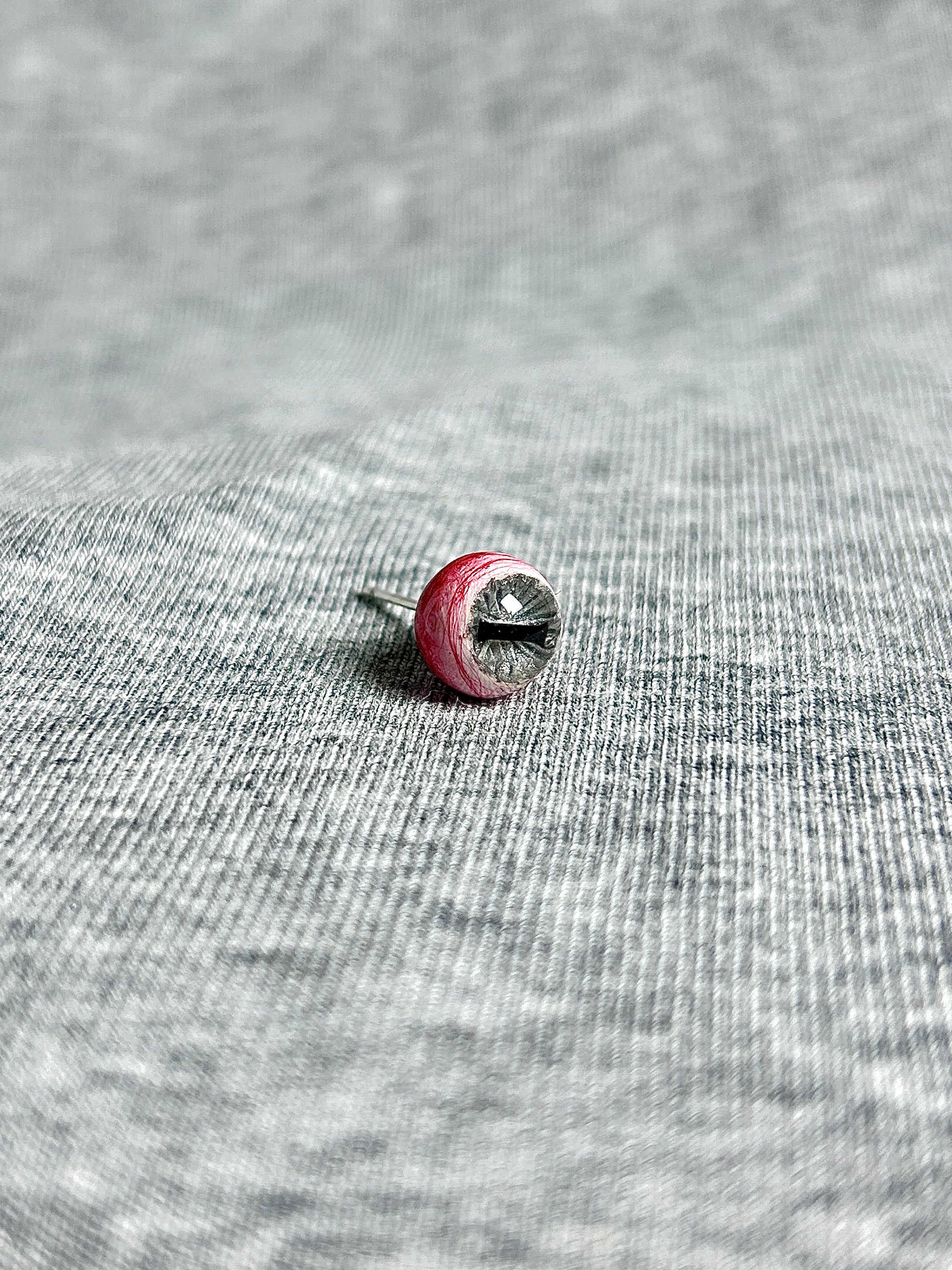 Cthulhu Eye - Lateral Gaze | Ear/Lip/Tongue Studs - Cthulhu Eye - Lateral Gaze | Ear/Lip/Tongue Studs - Sclera Code / Flat-Back（Default） / 4mm by CRUXJEWELRY