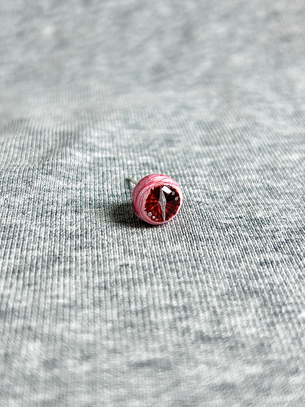 Cthulhu Eye - Fissure Iris | Ear/Lip/Tongue Studs - Cthulhu Eye - Fissure Iris | Ear/Lip/Tongue Studs - Volt Shard / Flat-Back（Default） / 4mm by CRUXJEWELRY