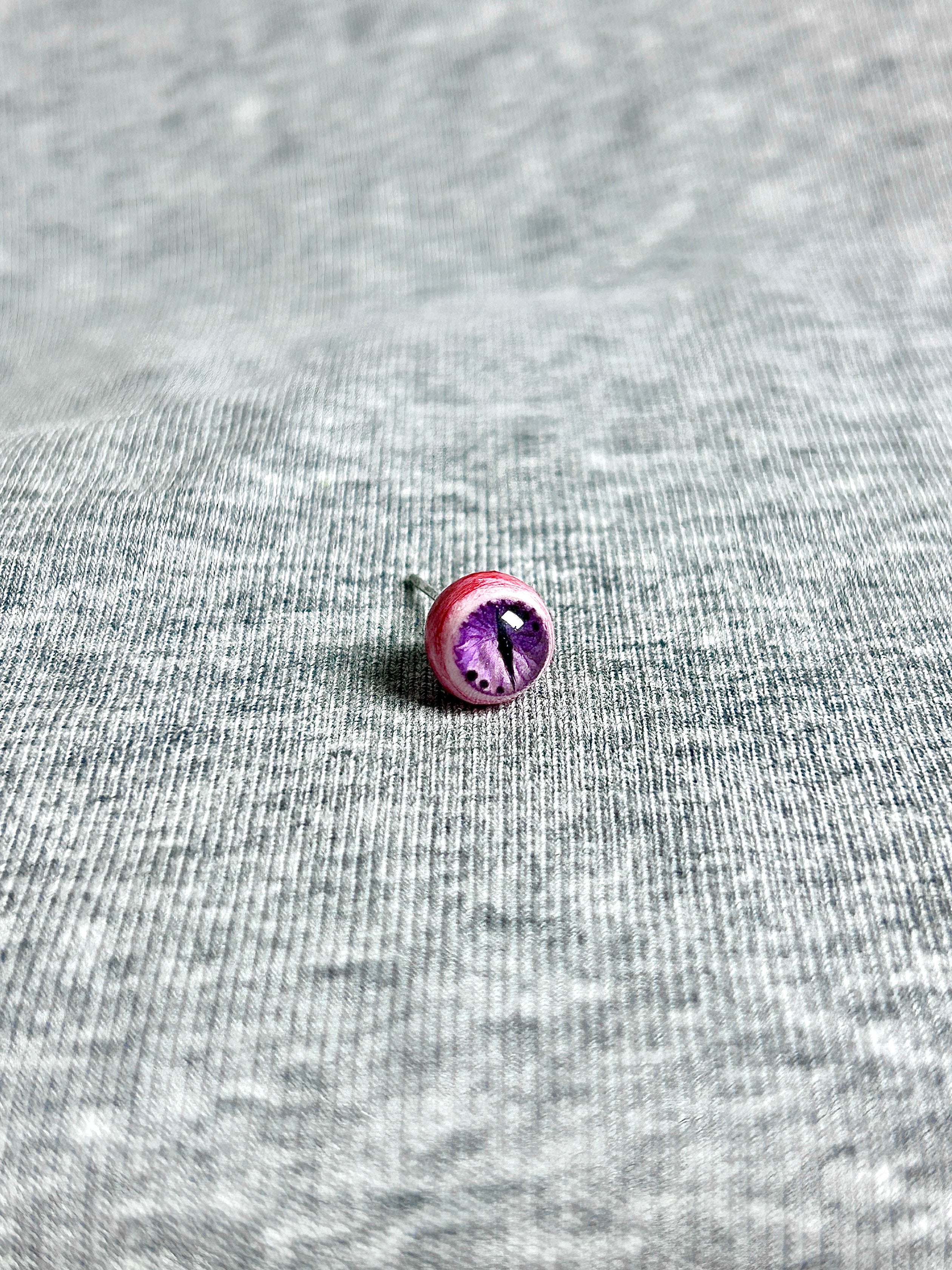 Cthulhu Eye - Fissure Iris | Ear/Lip/Tongue Studs - Cthulhu Eye - Fissure Iris | Ear/Lip/Tongue Studs - Oneiric Rift / Flat-Back（Default） / 4mm by CRUXJEWELRY