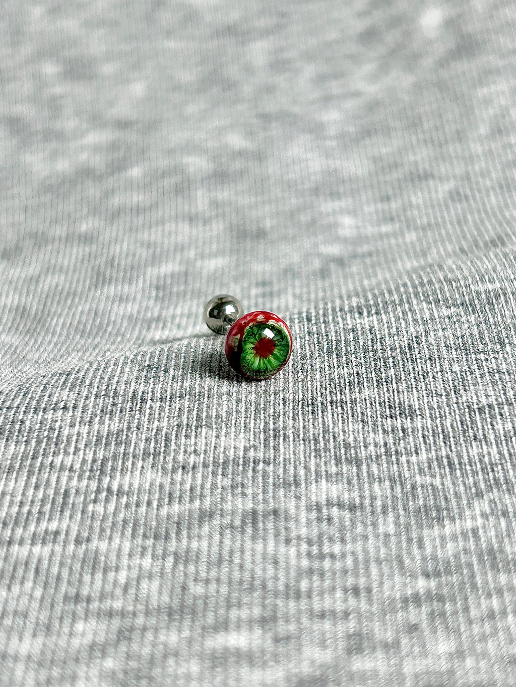 Cthulhu Eye - Bloody Mary‘s Pact | Ear/Lip/Tongue Studs - Cthulhu Eye - Bloody Mary‘s Pact | Ear/Lip/Tongue Studs - Tears of Celery / Flat-Back（Default） / 4mm by CRUXJEWELRY