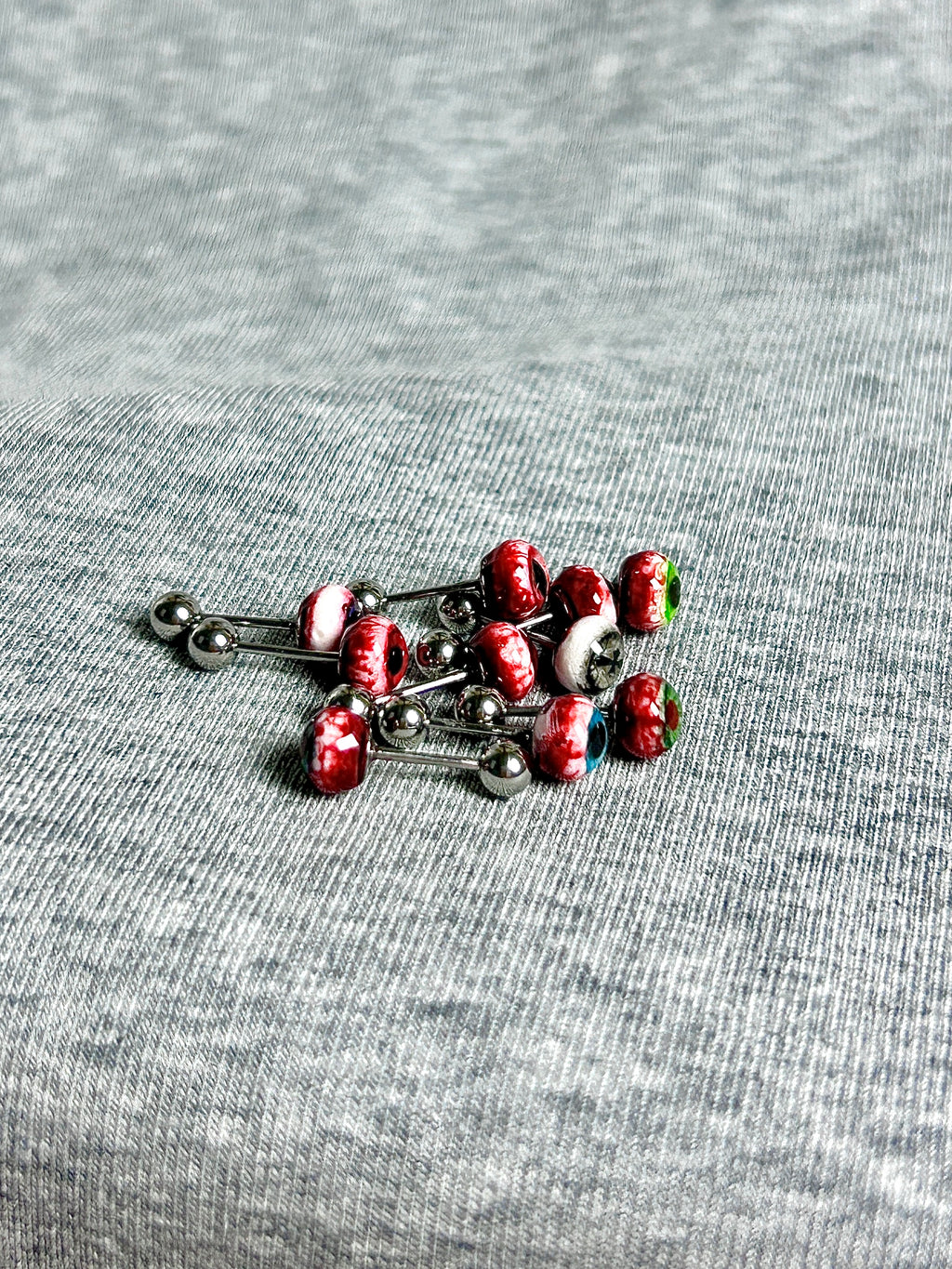 Cthulhu Eye - Bloody Mary‘s Pact | Ear/Lip/Tongue Studs - Cthulhu Eye - Bloody Mary‘s Pact | Ear/Lip/Tongue Studs - Mirror‘s Visage / Flat-Back（Default） / 4mm by CRUXJEWELRY