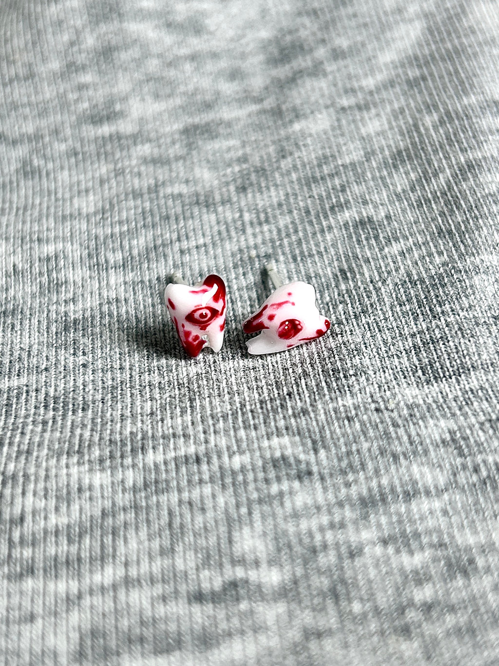 Cthulhu Eye - Pair of Grim Tooth | Ear/Lip/Tongue Studs - Cthulhu Eye - Pair of Grim Tooth | Ear/Lip/Tongue Studs - Flat-Back（Default） / 4mm by CRUXJEWELRY