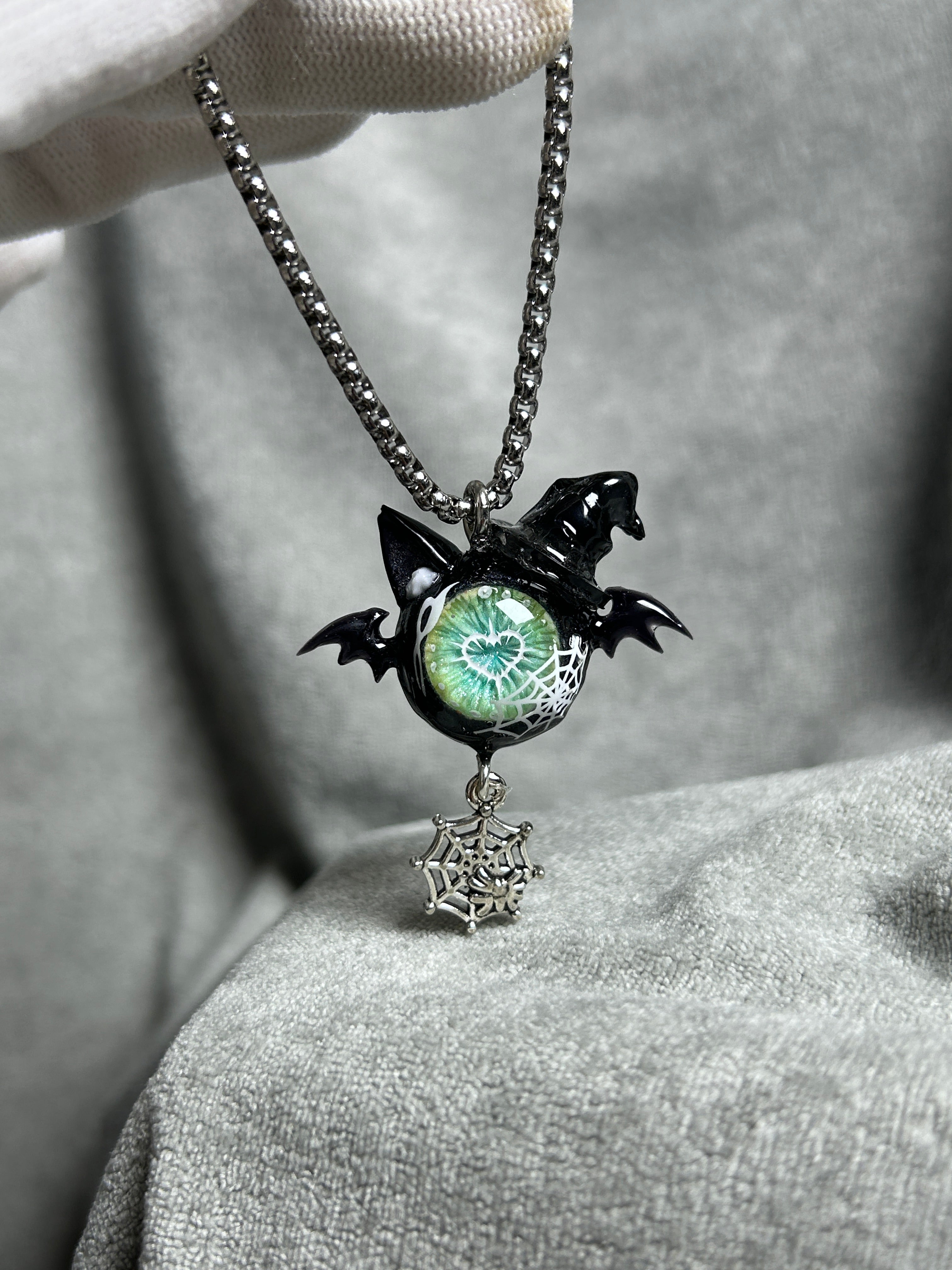 Cthulhu Eye - Shadow Familiar Coven Necklace - Cthulhu Eye - Shadow Familiar Coven Necklace - Rune-Claw Witchcat by CRUXJEWELRY