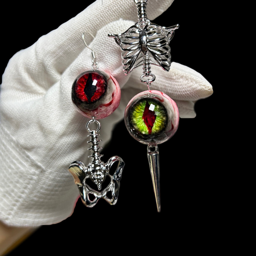 Cthulhu Eye - Grim Eye Skull Earrings - Cthulhu Eye - Grim Eye Skull Earrings - Red Eye Skull by CRUXJEWELRY