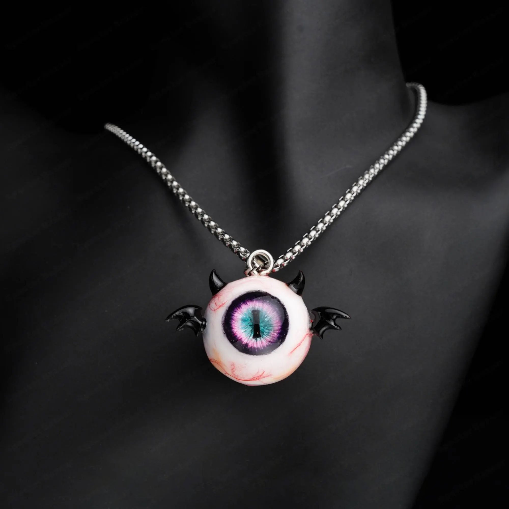 Cthulhu-Auge – Halskette mit blutiger Doppelpupille