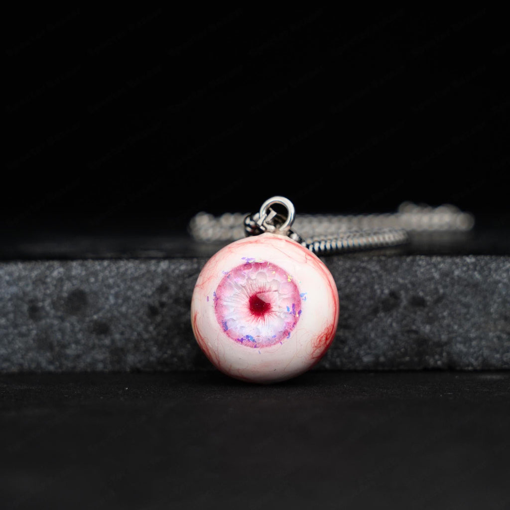 Cthulhu-Auge – Halskette mit blutiger Doppelpupille