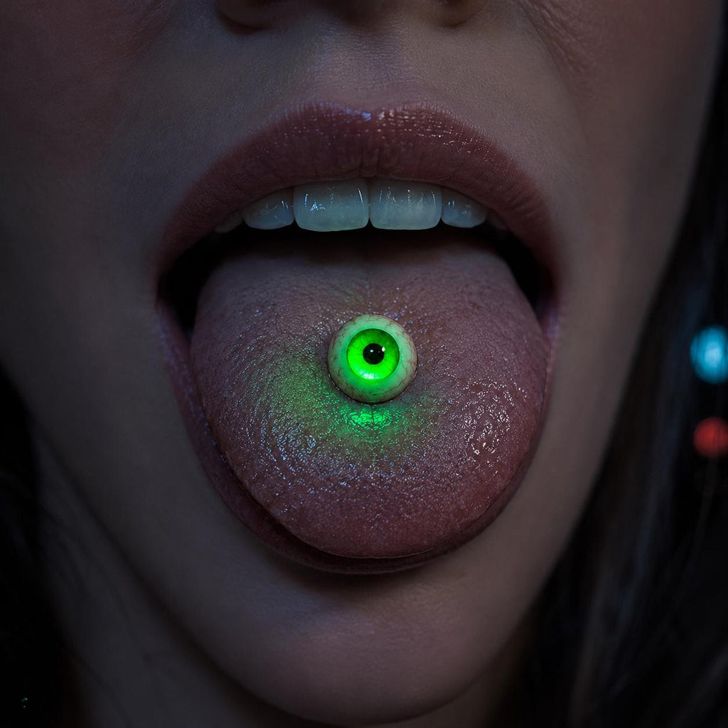 Cthulhu Eye - Luminous Titanium Eyeball | Ear/Tongue/Lip Studs