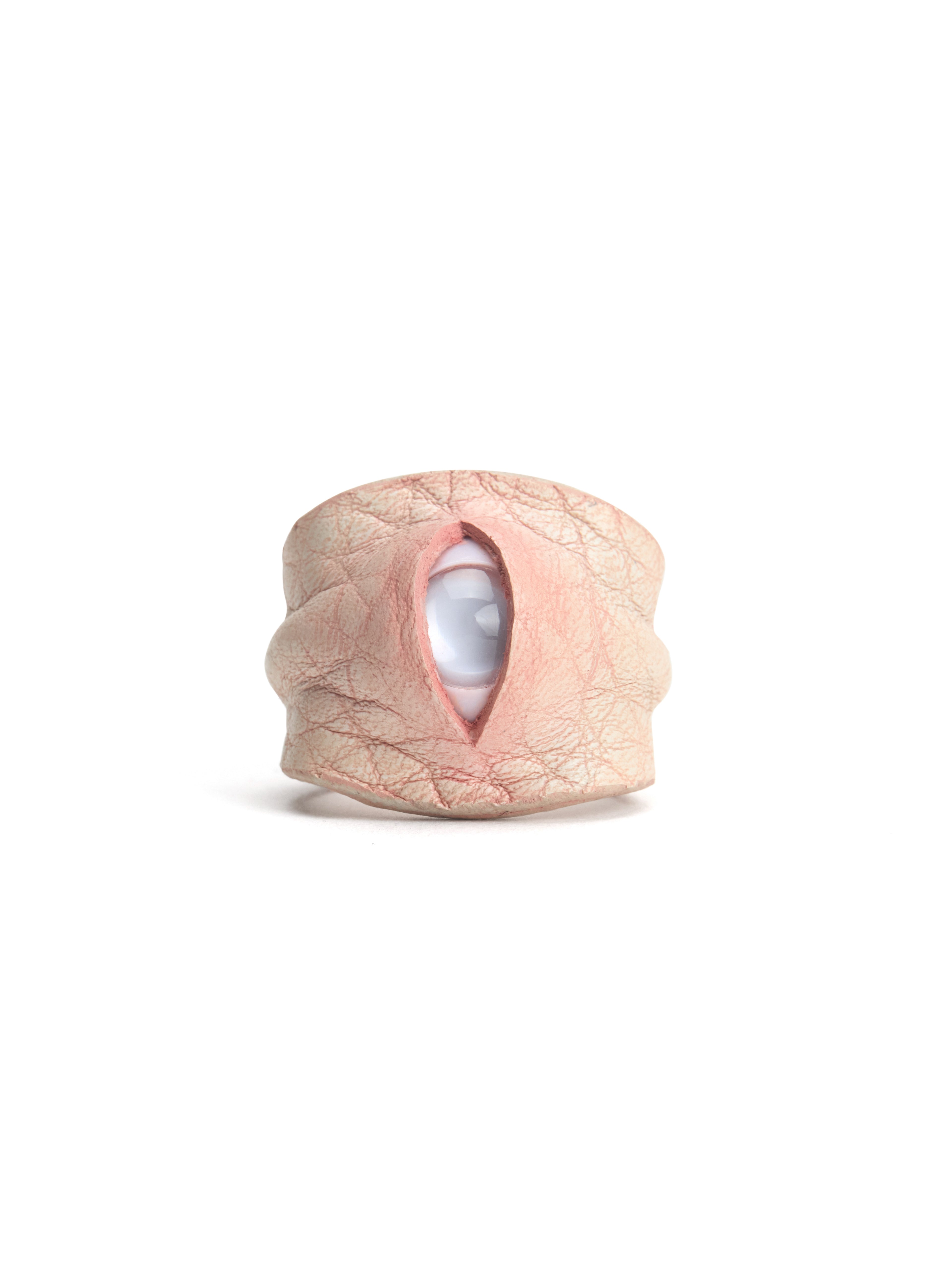 Hyper-realistic Flesh Eye Ring - Silicone Human Skin Eyeball Jewelry