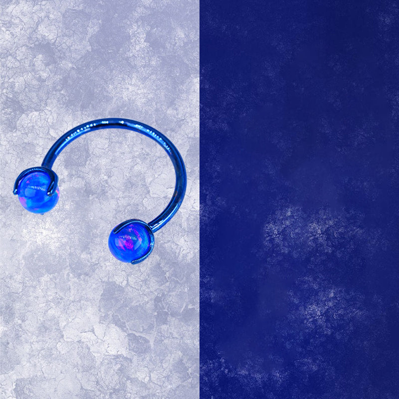 Ohrstecker aus Titan mit Innengewinde und Aurora-Borealis-Opal 