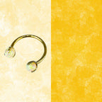 Ohrstecker aus Titan mit Innengewinde und Aurora-Borealis-Opal 