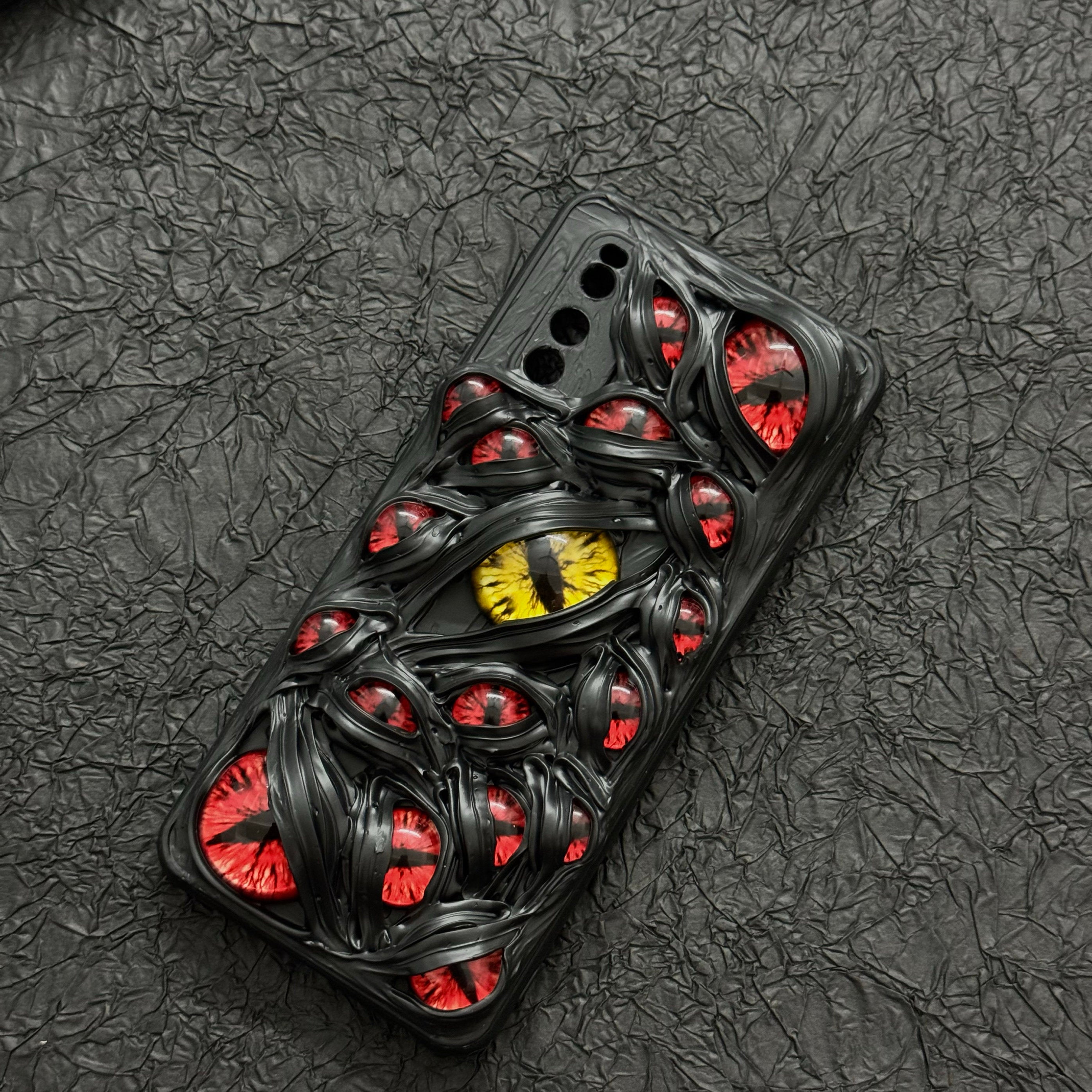 Eldritch Skin: The Watcher - 3D Cthulhu Eyeball Case(6 Glow Styles)