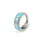 Bague d'oreille carrée en titane sertie de zirconiums cubiques irisés et massifs 