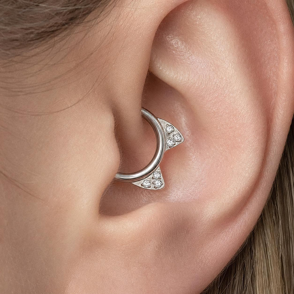 Titanium Crystal Cat Ear Septum Clicker detail 2