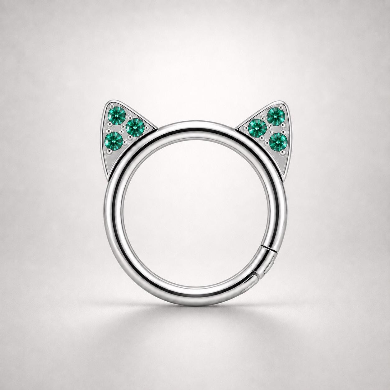 Titanium Crystal Cat Ear Septum Clicker detail 9