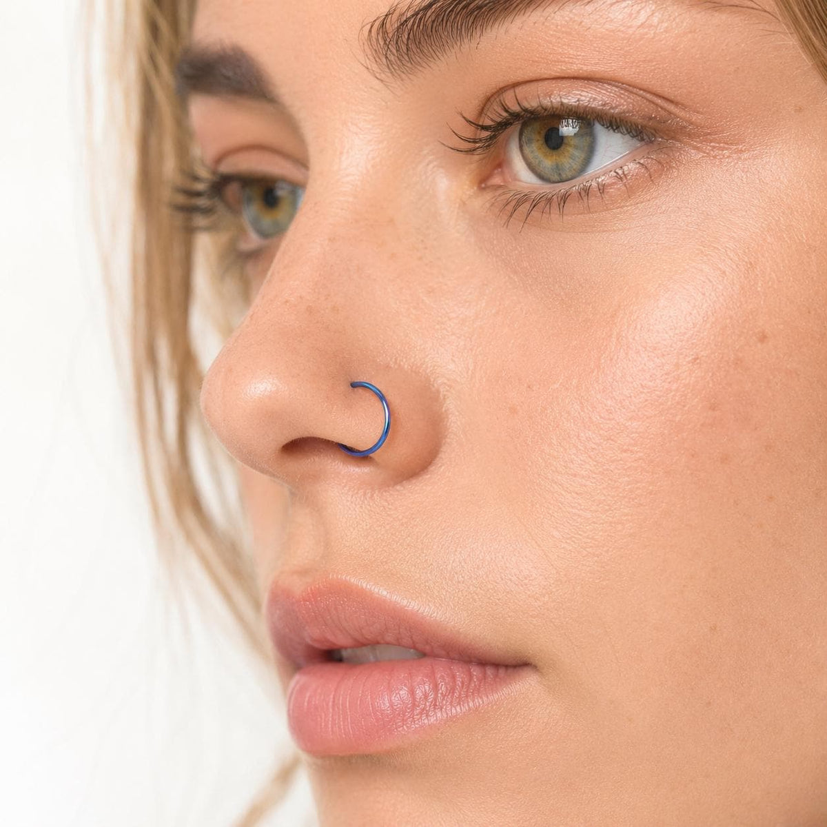 Titanium Double Hoop Septum Clicker detail 2