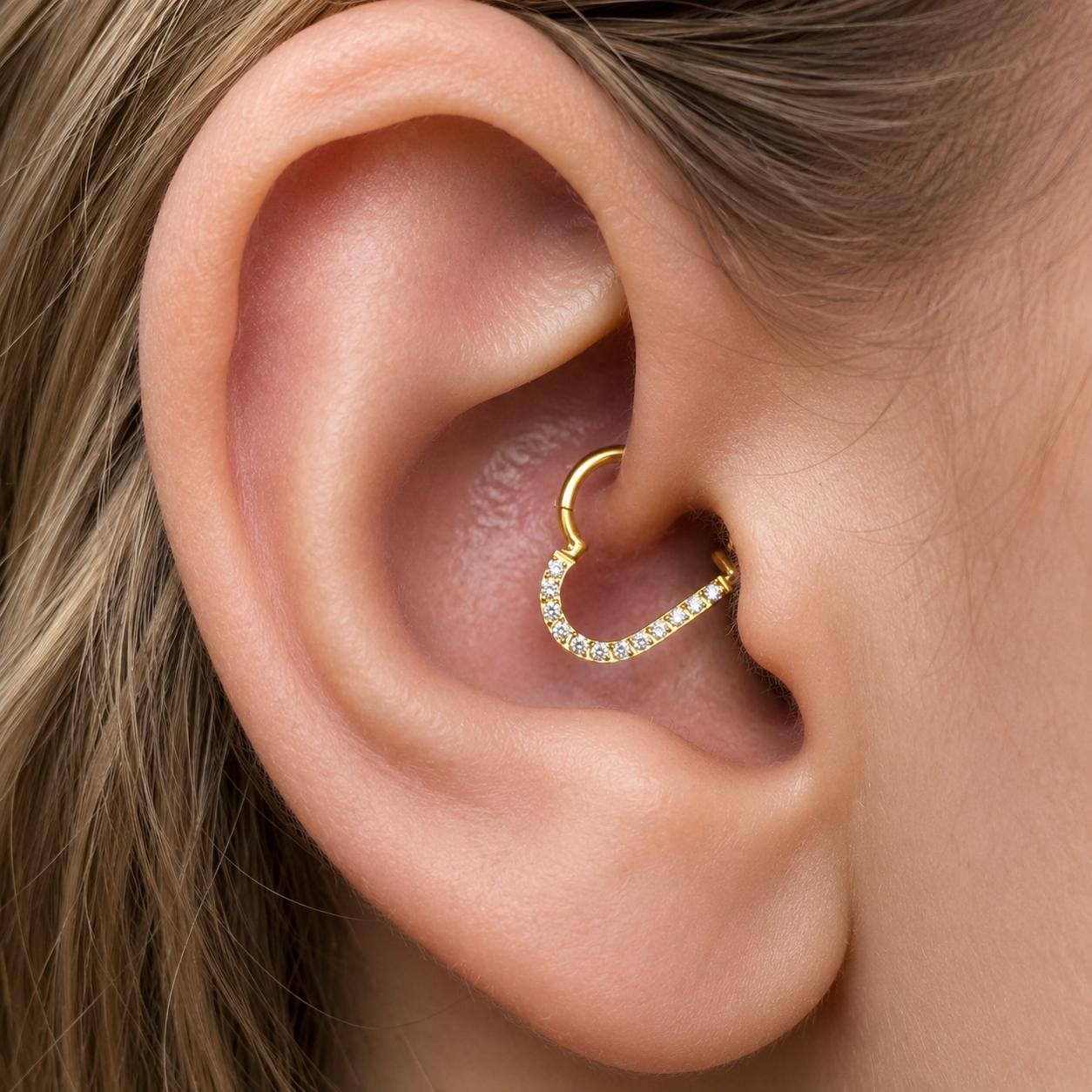 Titanium CZ Heart Septum Clicker detail 2