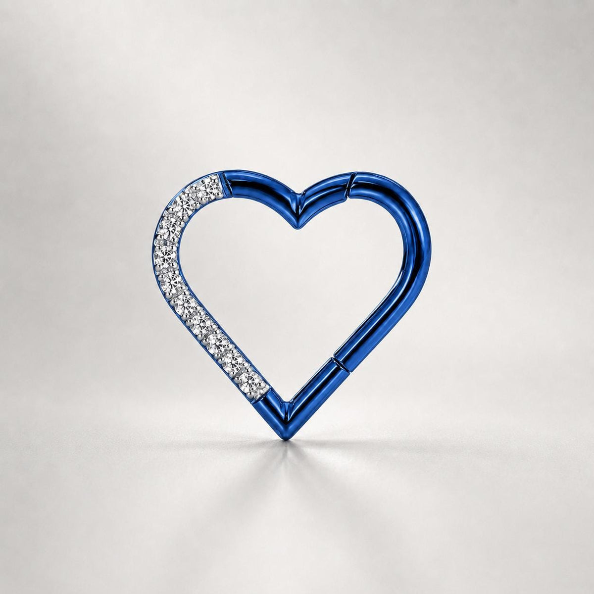 Titanium CZ Heart Septum Clicker detail 6