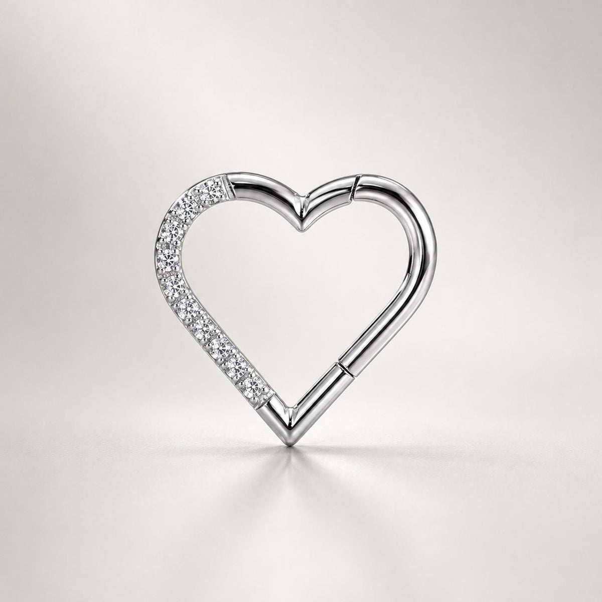 Titanium CZ Heart Septum Clicker detail 10