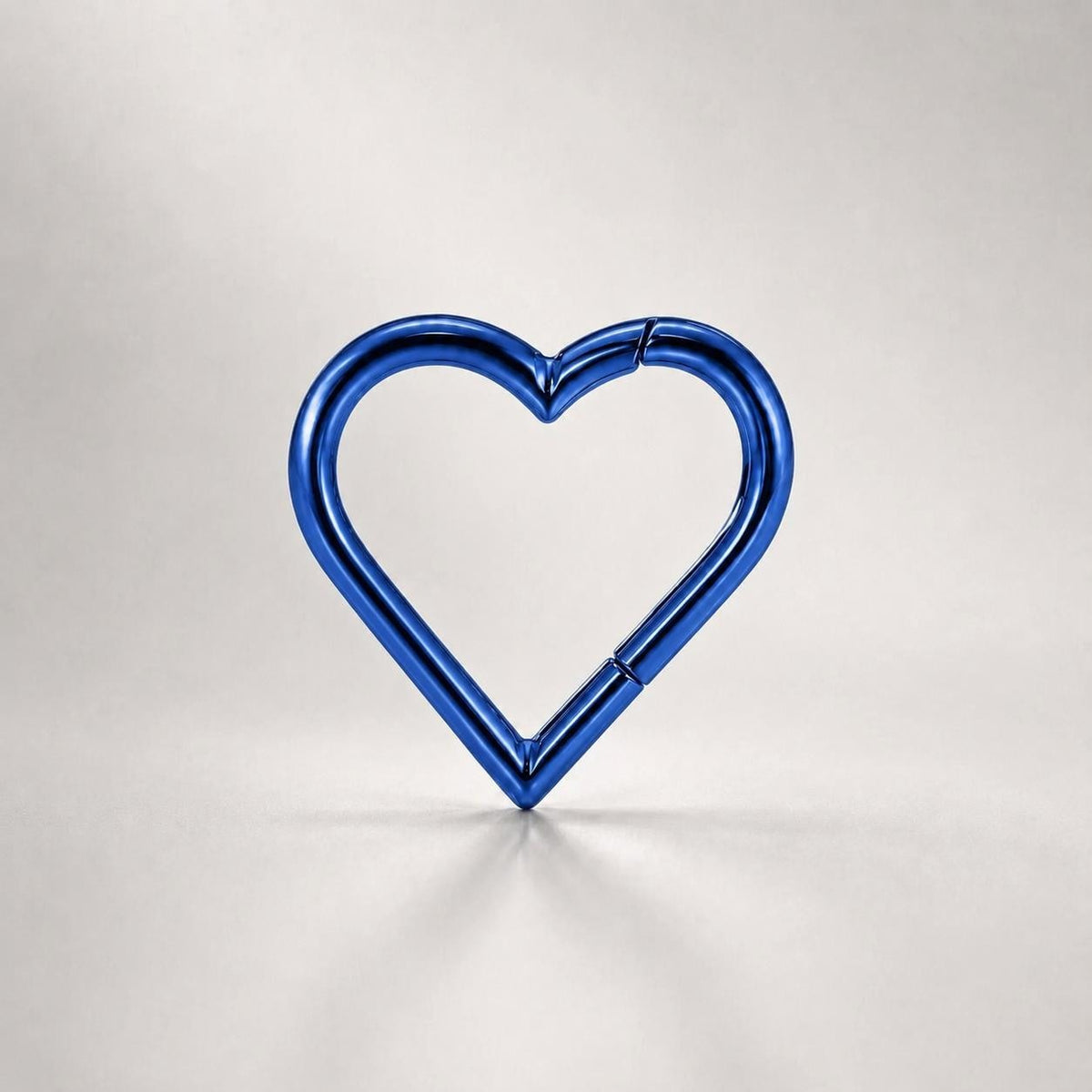 Titanium CZ Heart Septum Clicker detail 11
